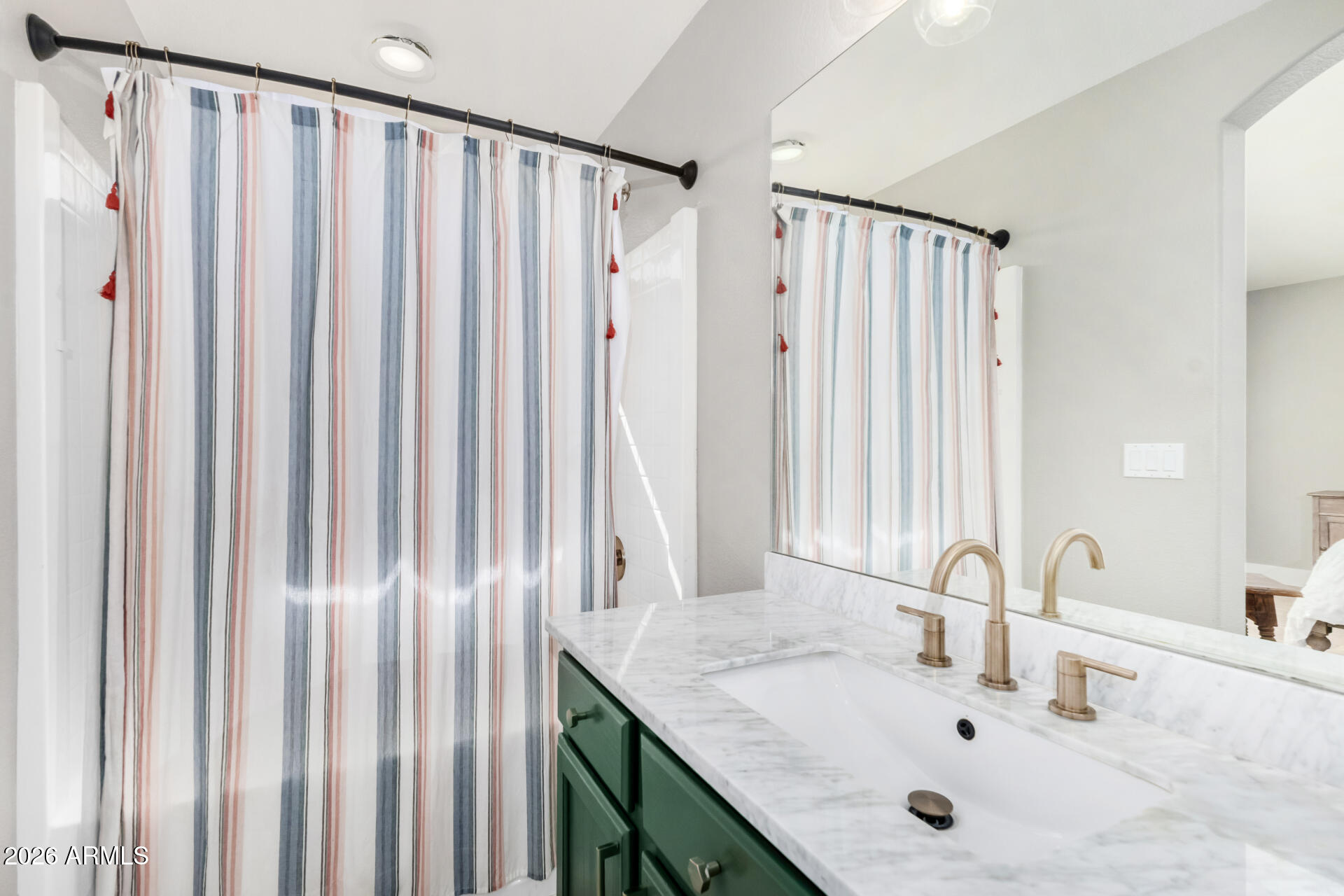 LAS BRISAS POINTE - Residential