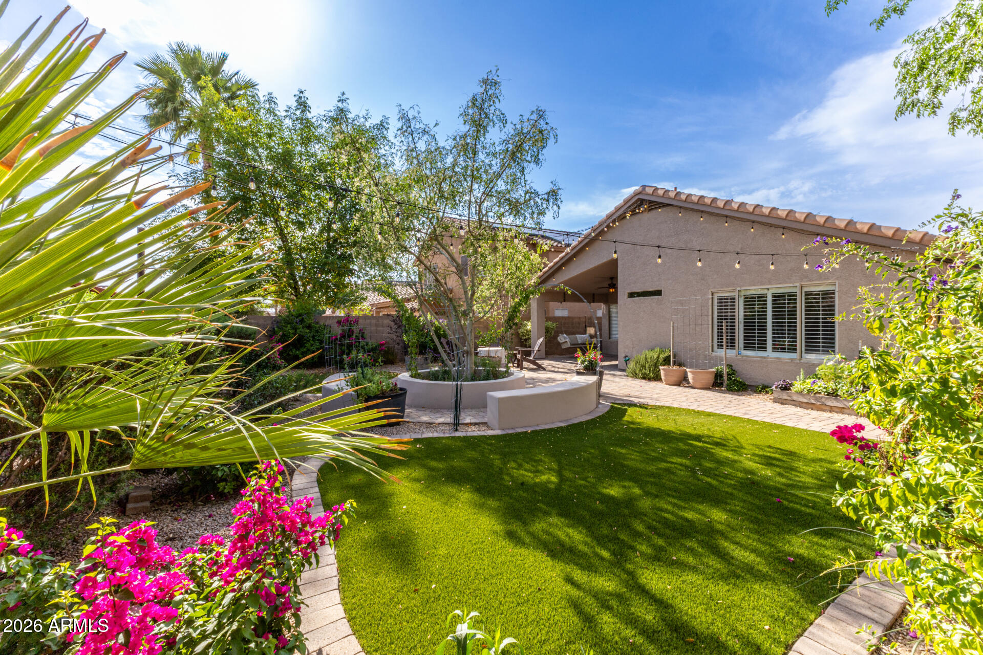 LAS BRISAS POINTE - Residential