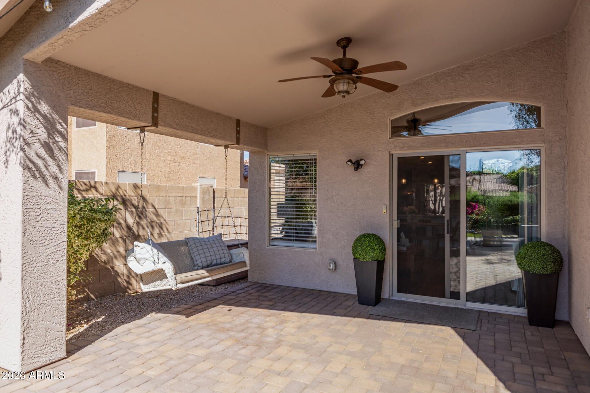 LAS BRISAS POINTE - Residential