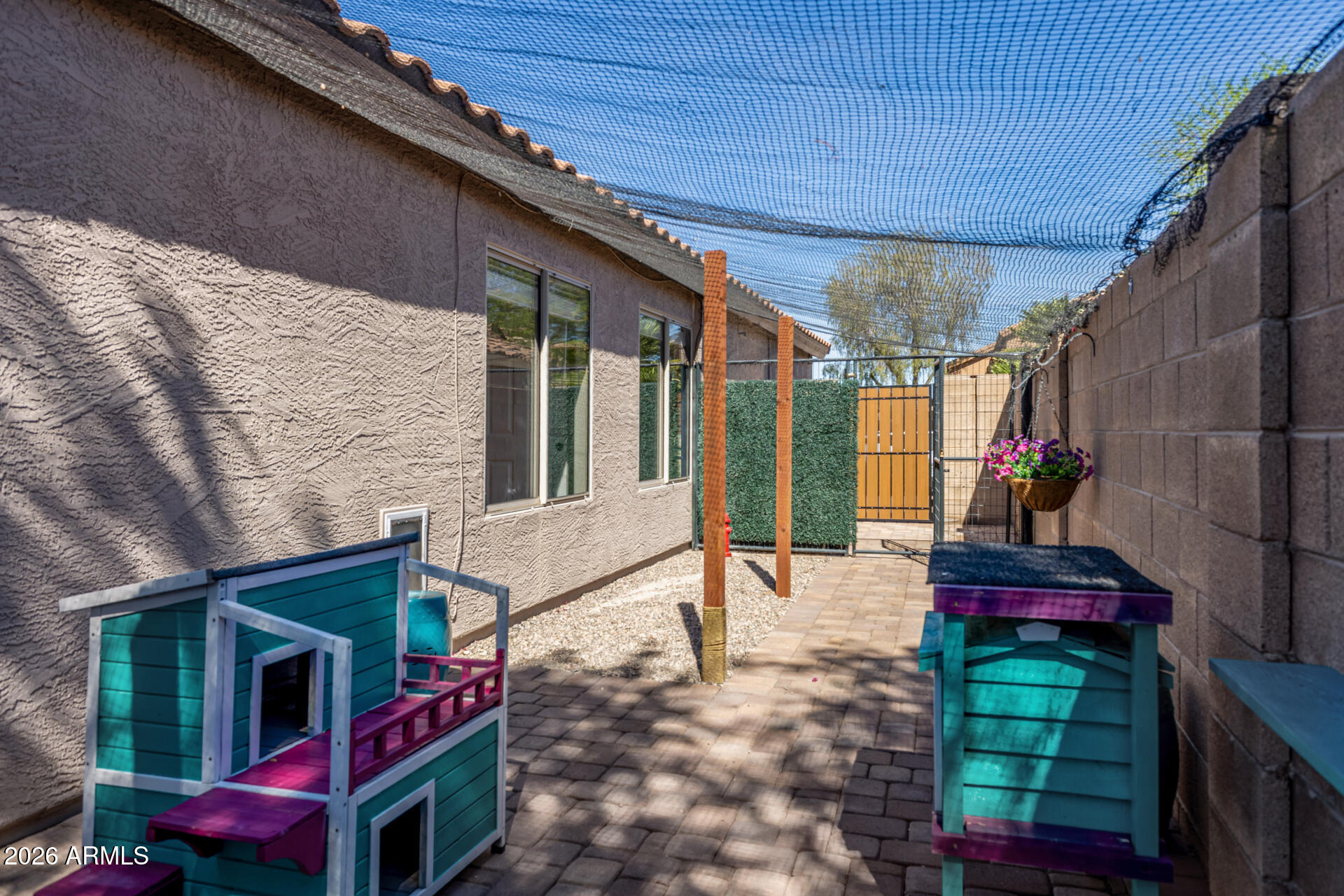 LAS BRISAS POINTE - Residential