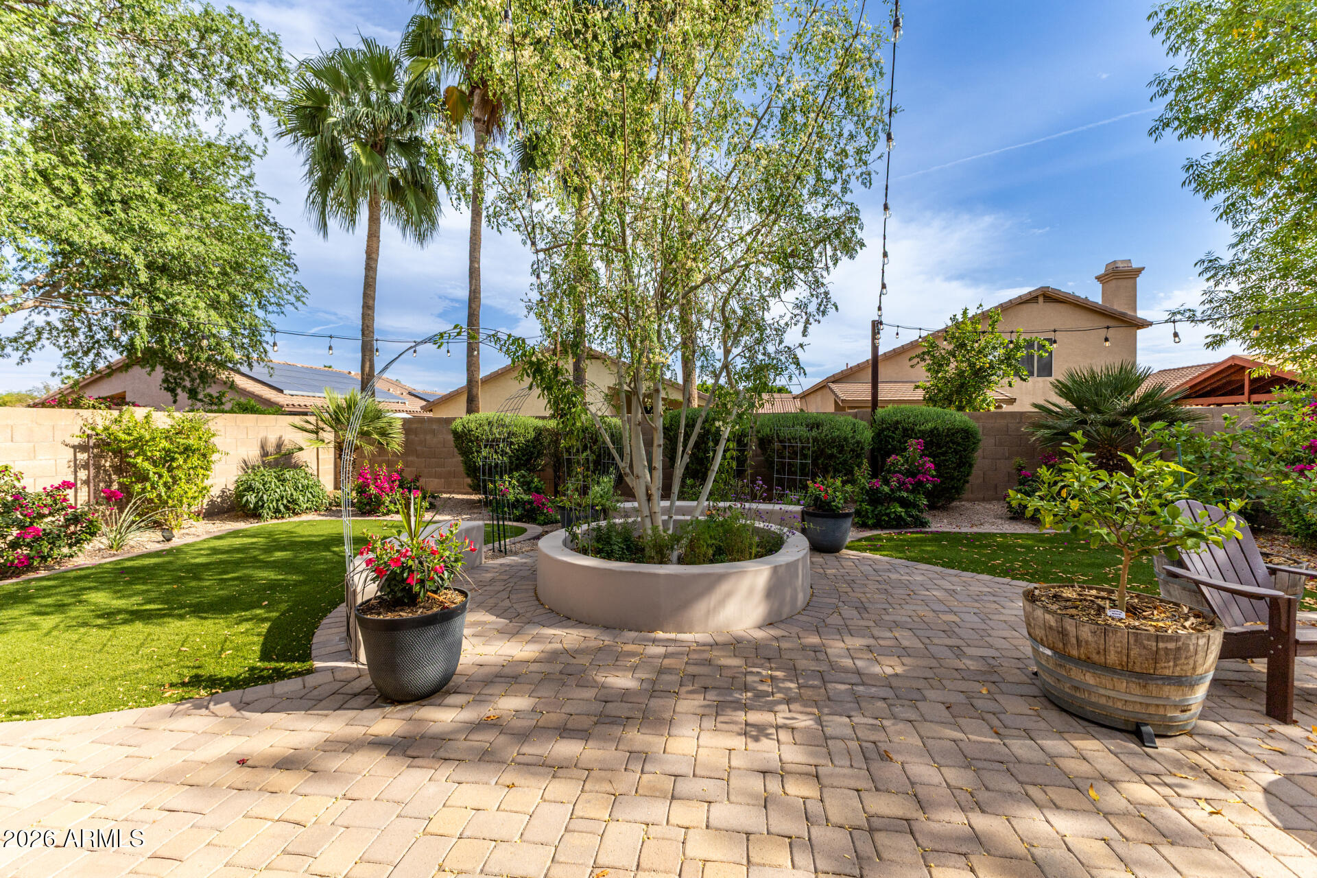 LAS BRISAS POINTE - Residential