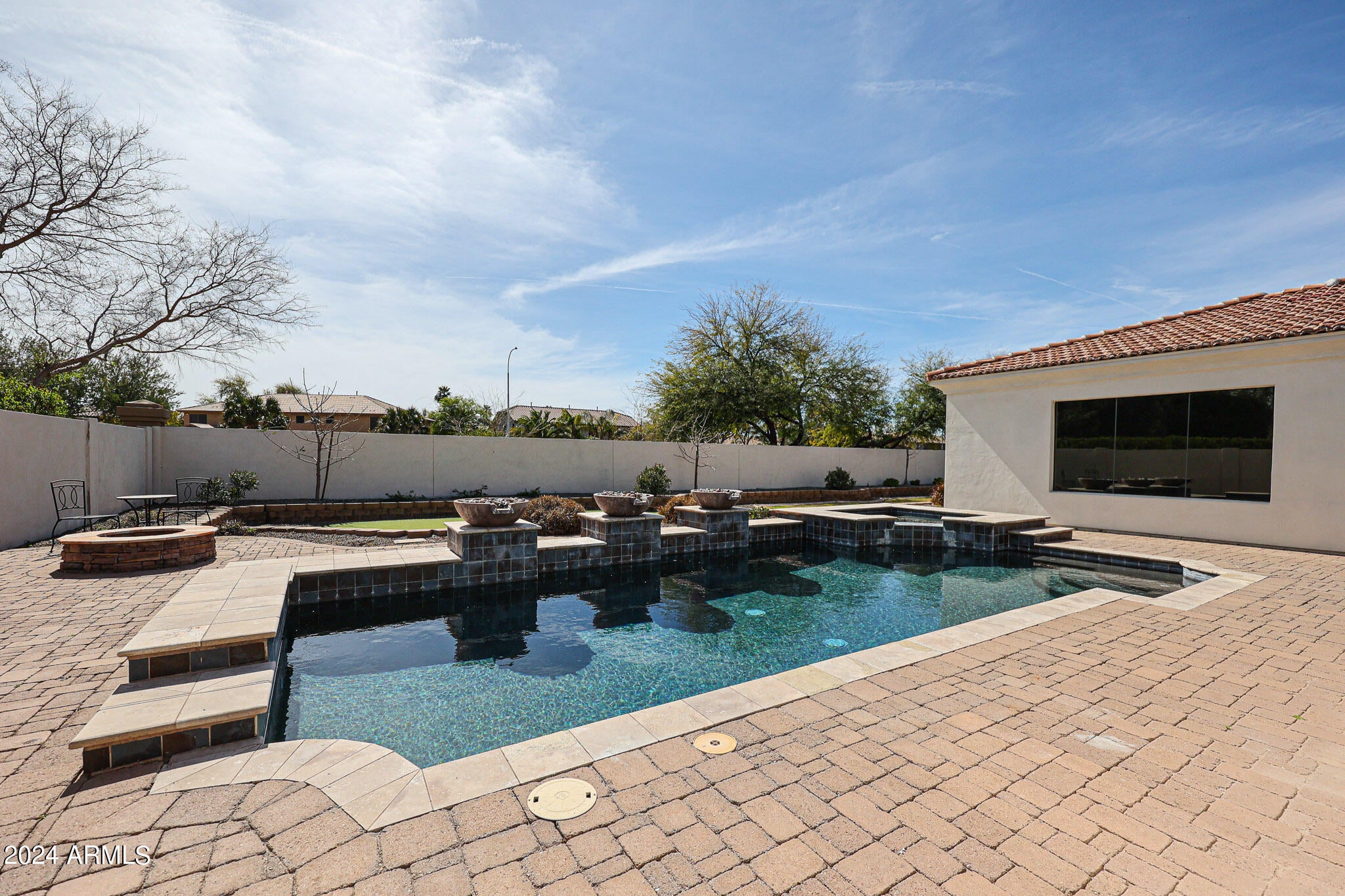 TIERRA LINDA - Residential