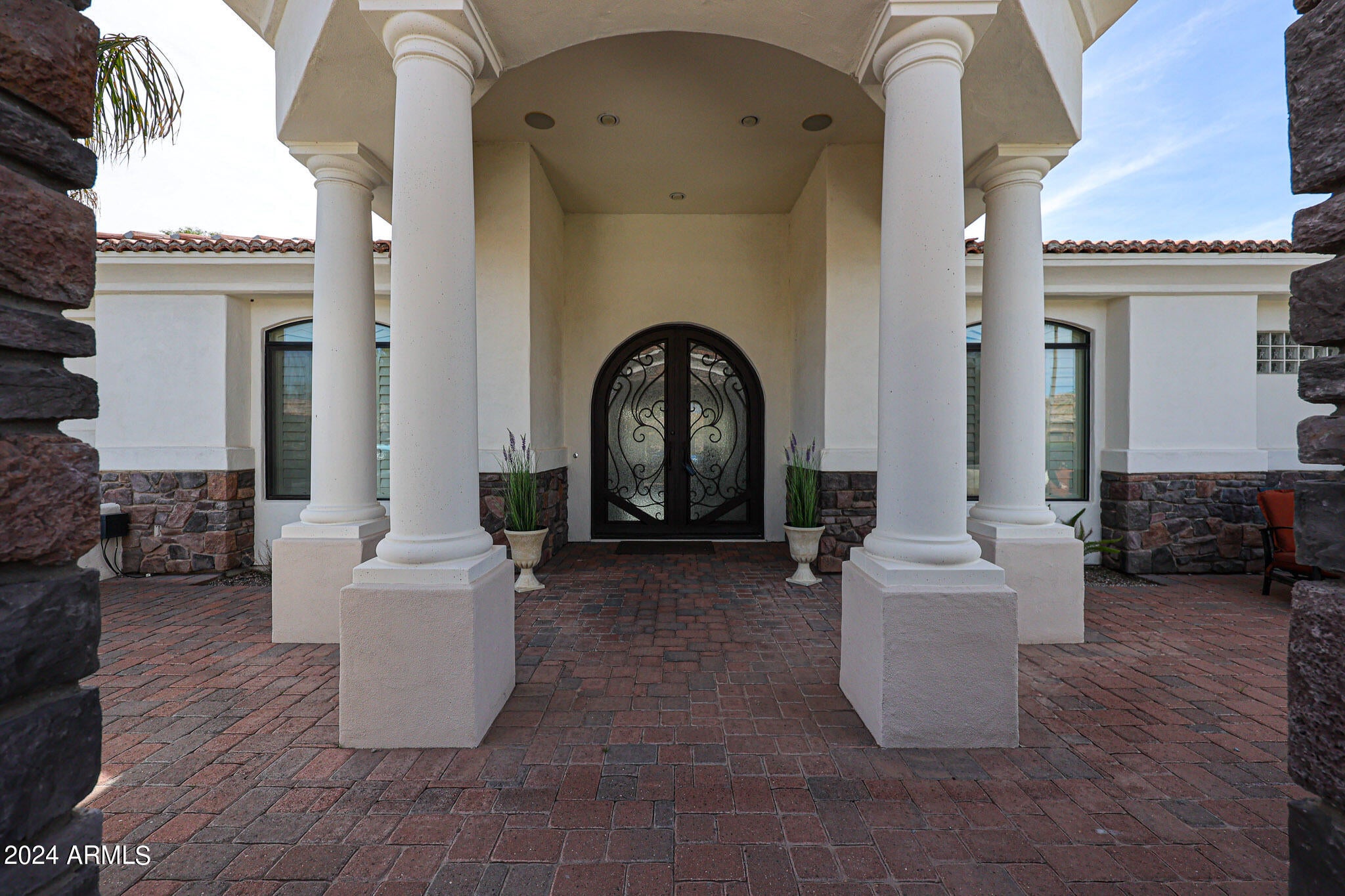TIERRA LINDA - Residential