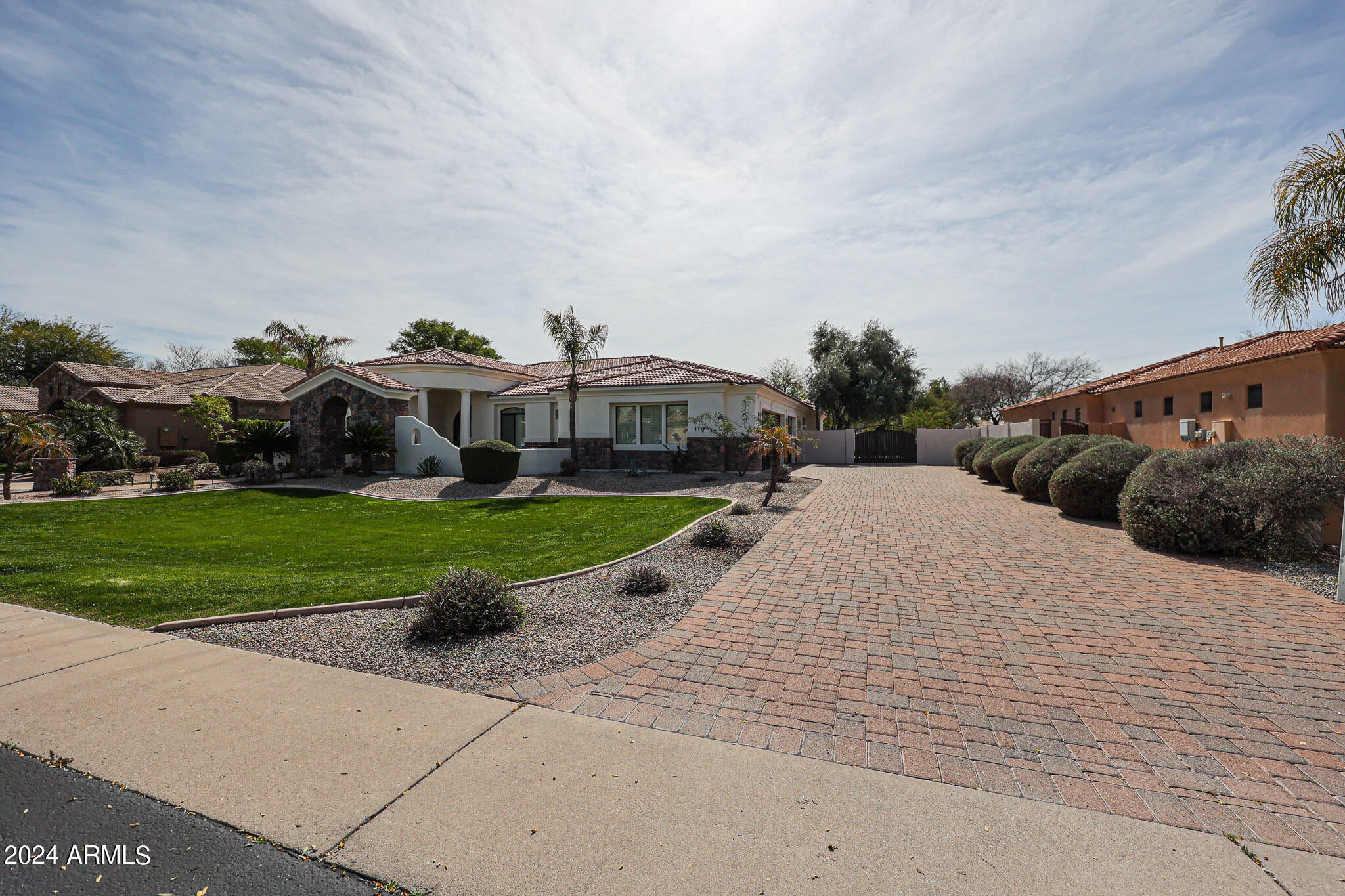 TIERRA LINDA - Residential