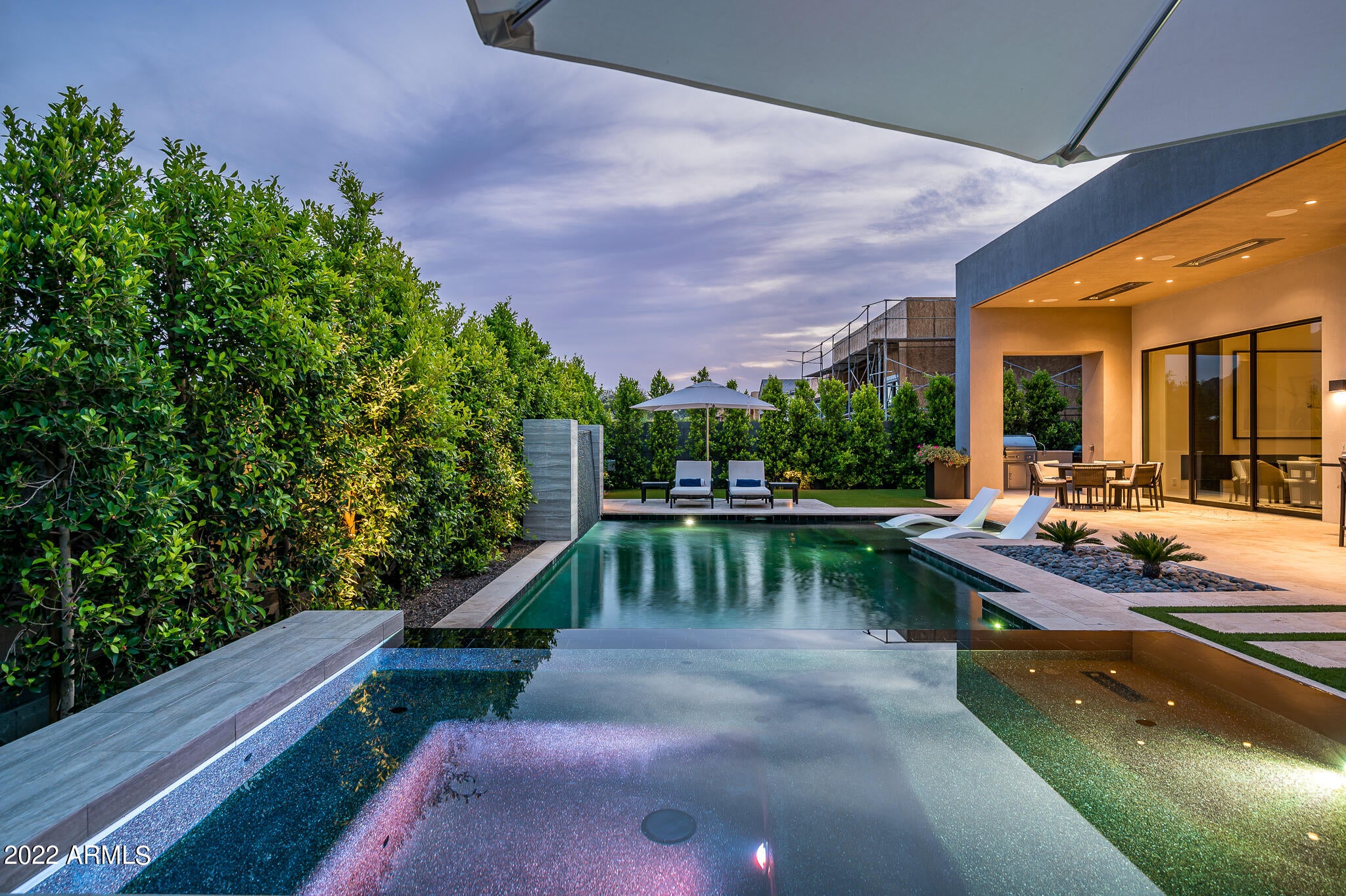 RITZ-CARLTON - Residential