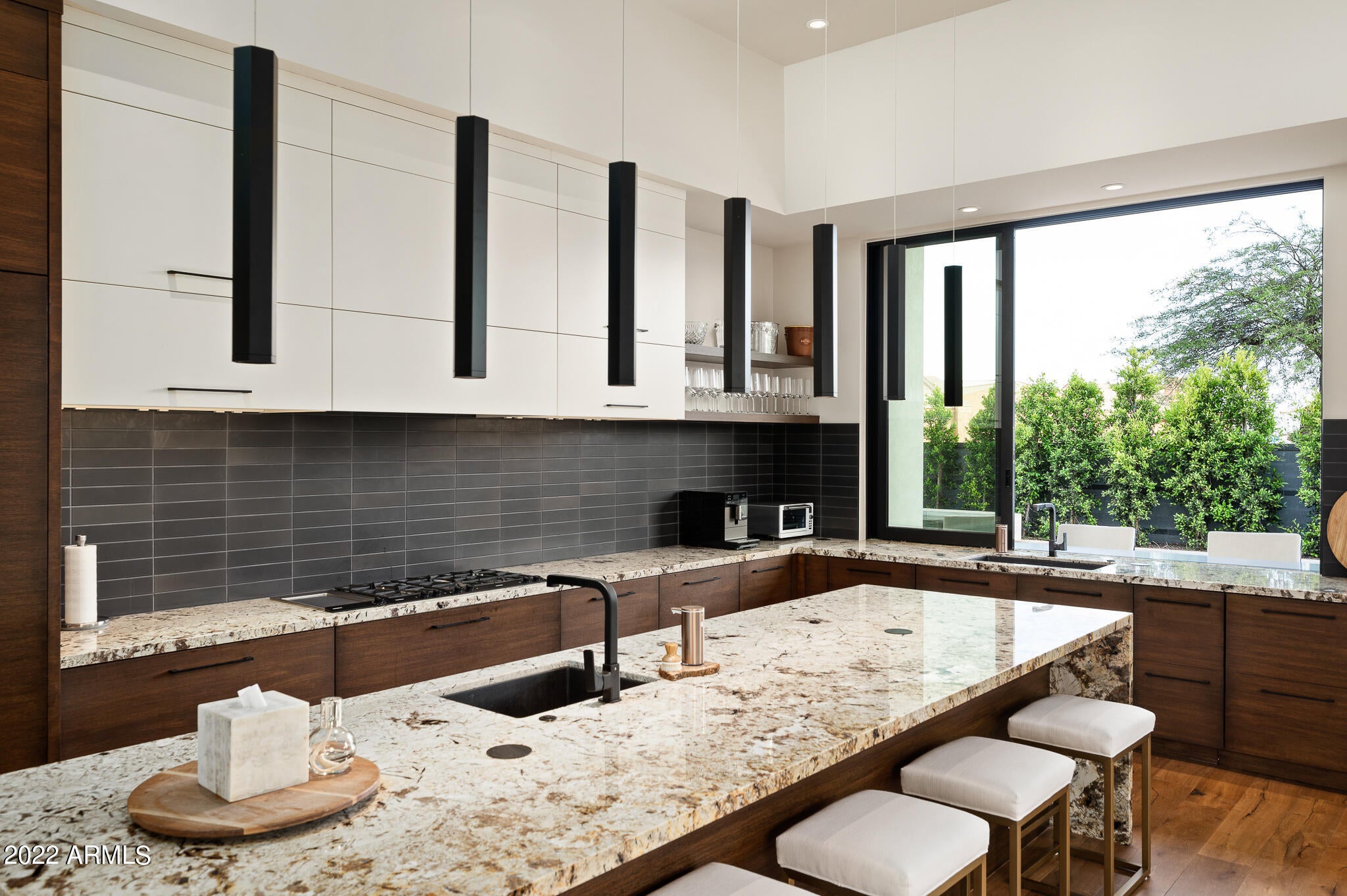 RITZ-CARLTON - Residential