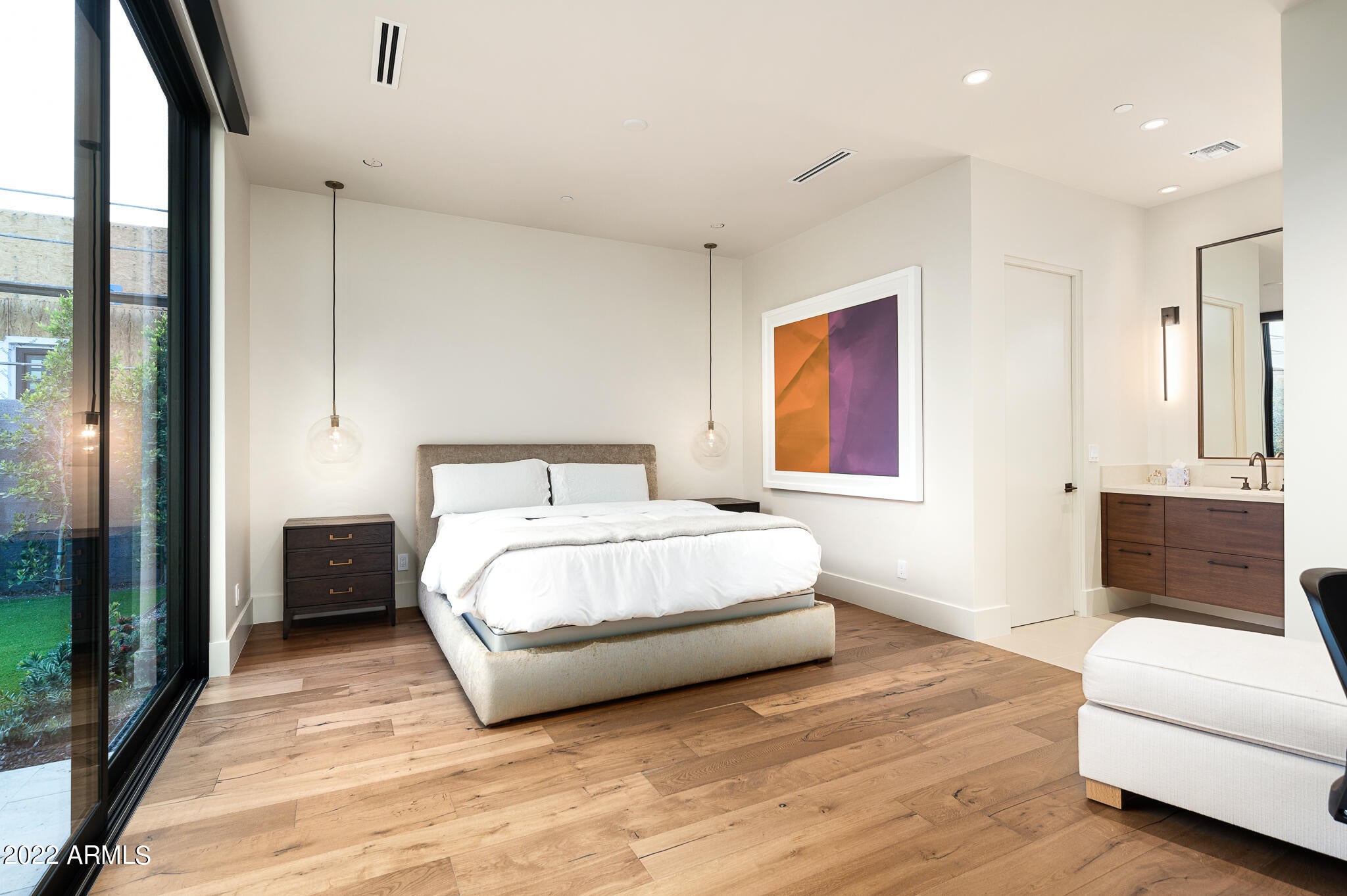 RITZ-CARLTON - Residential