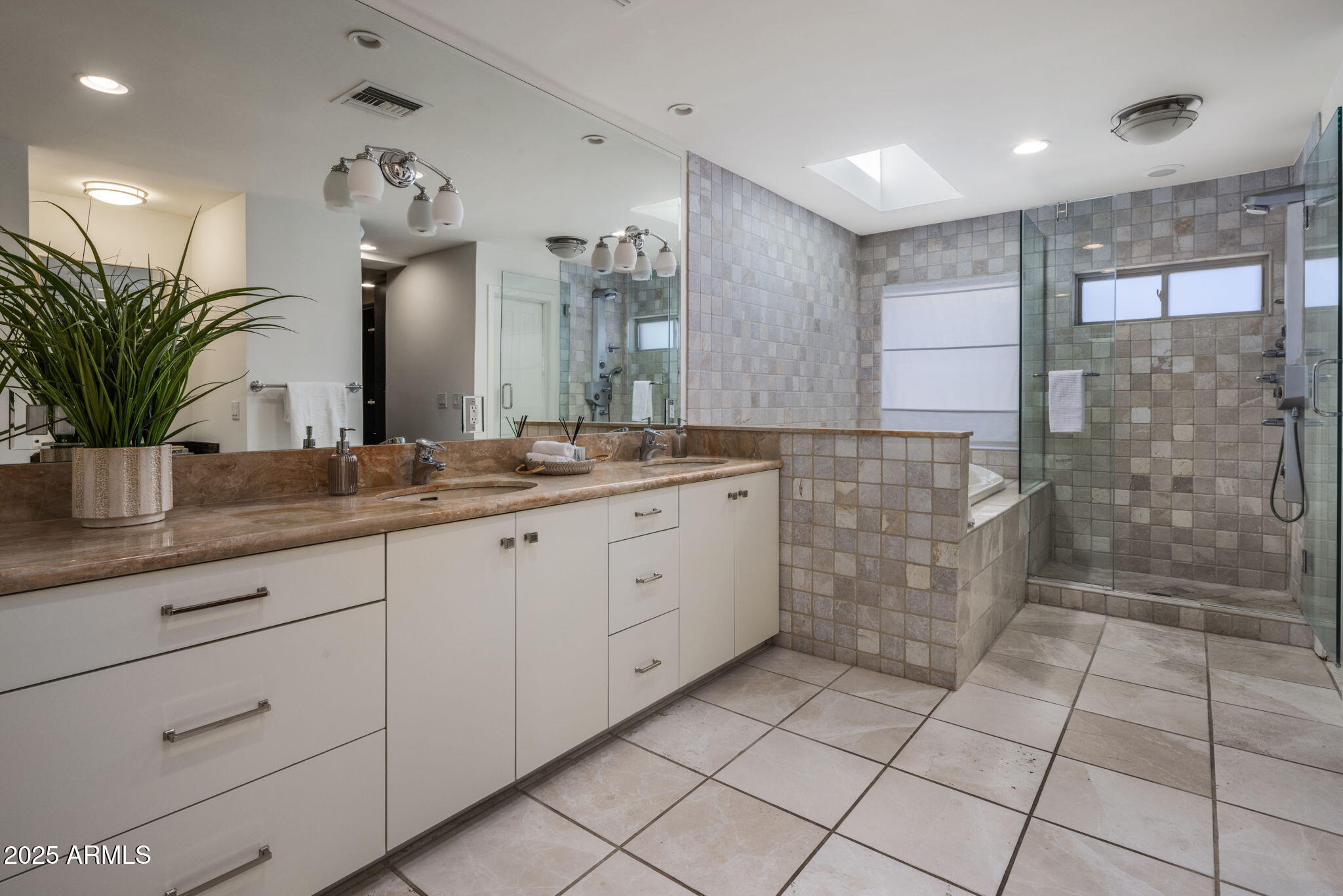HERITAGE HILLS UNIT 2 - Residential