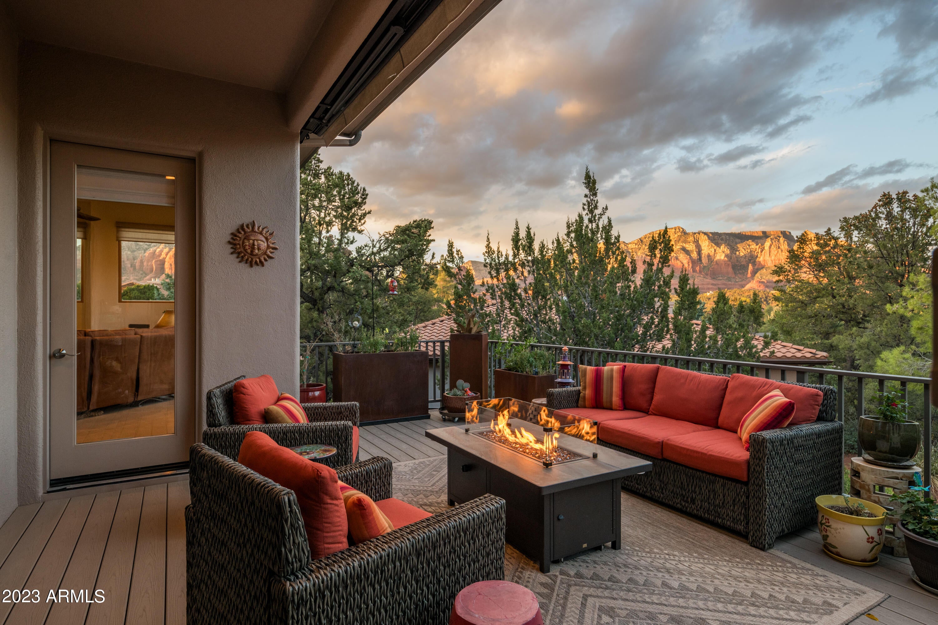 Les Springs - Residential