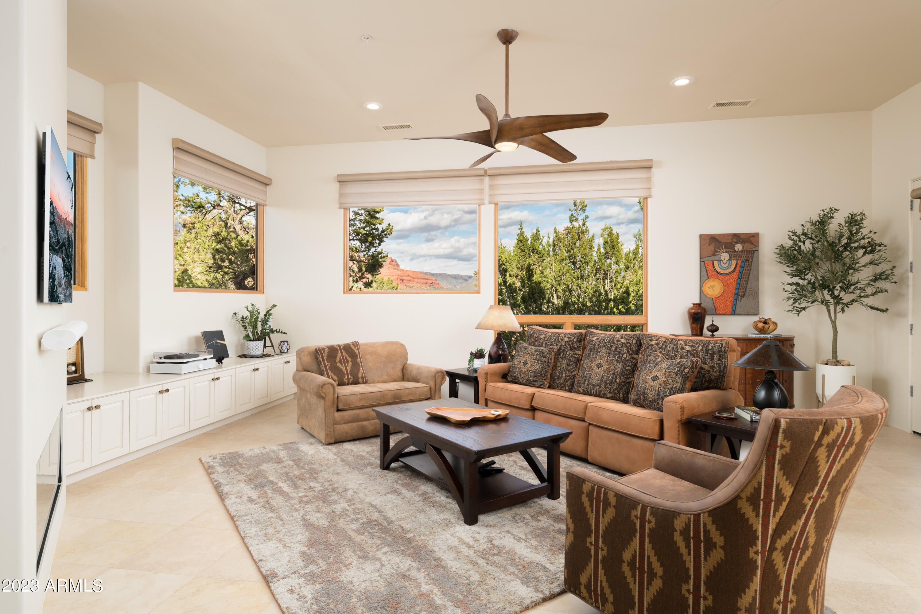 Les Springs - Residential
