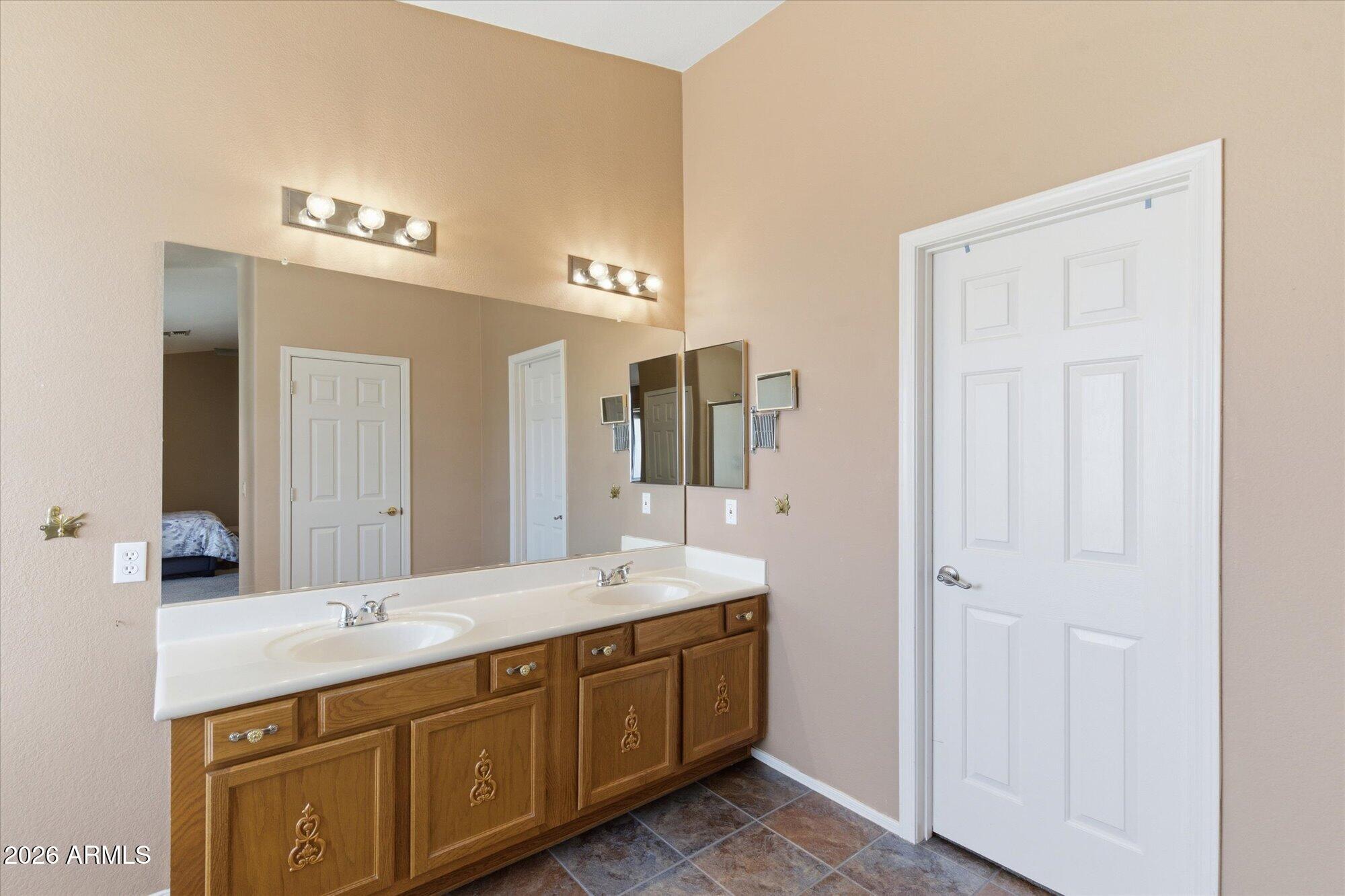 SILVERTON - Residential