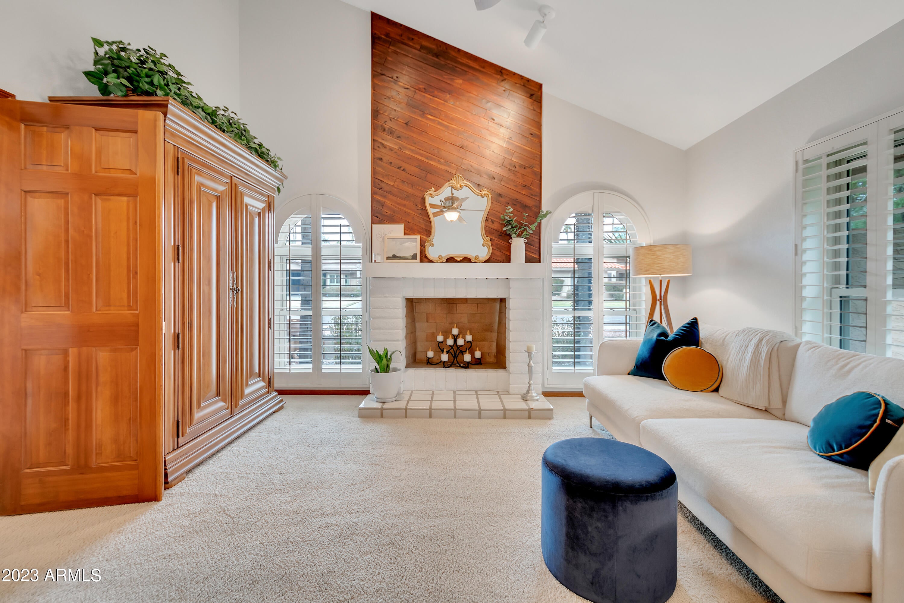 PARADISE PARK MANOR 2 - Residential