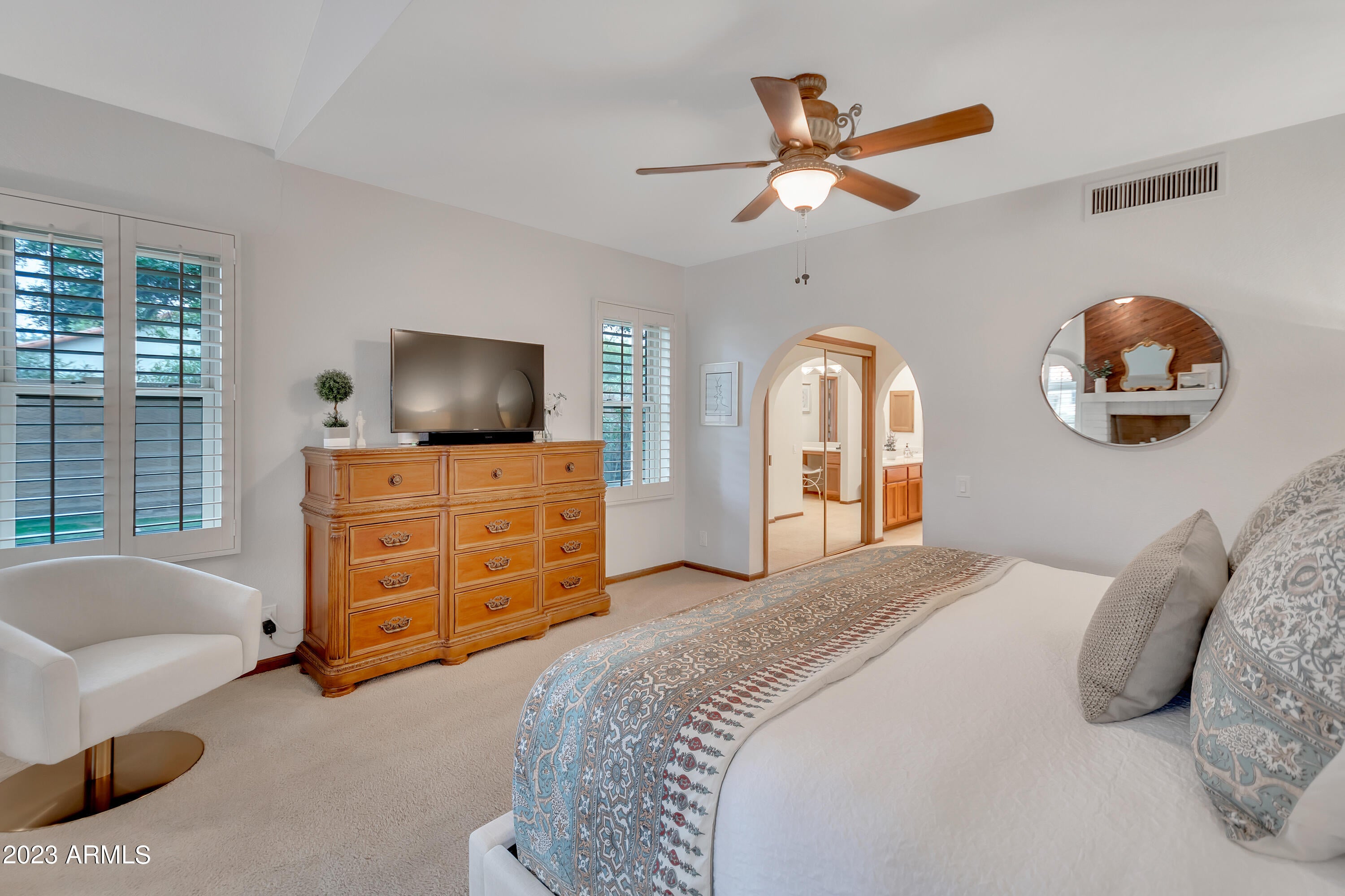 PARADISE PARK MANOR 2 - Residential