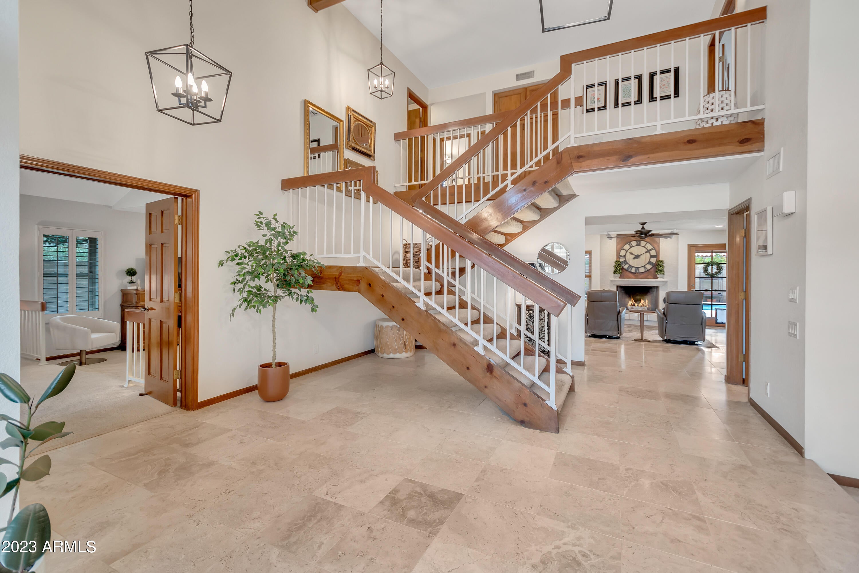 PARADISE PARK MANOR 2 - Residential