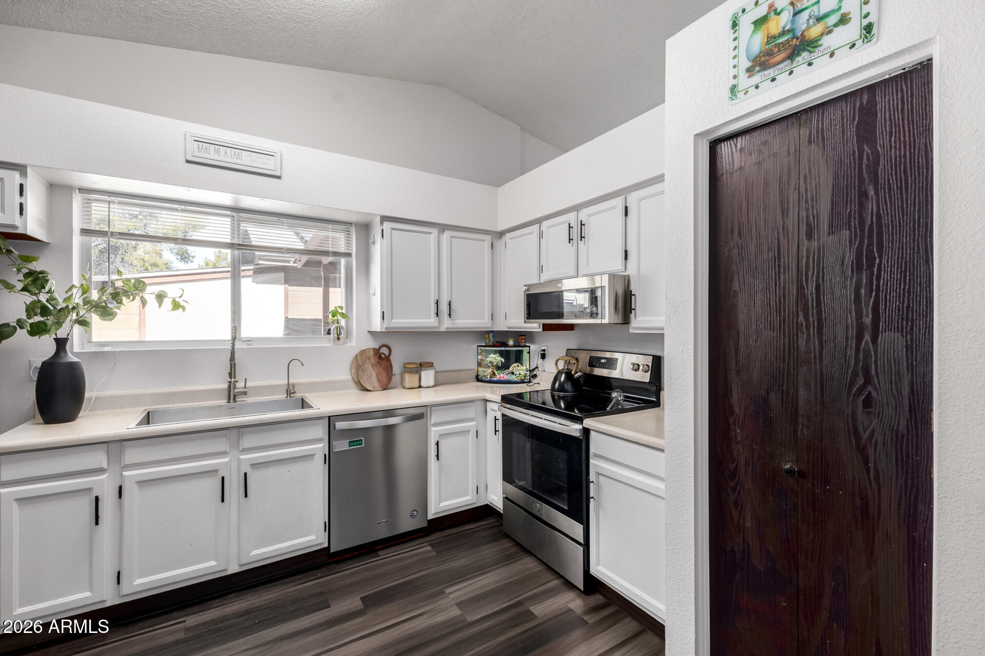 SOUTHRIDGE ESTATES - Residential