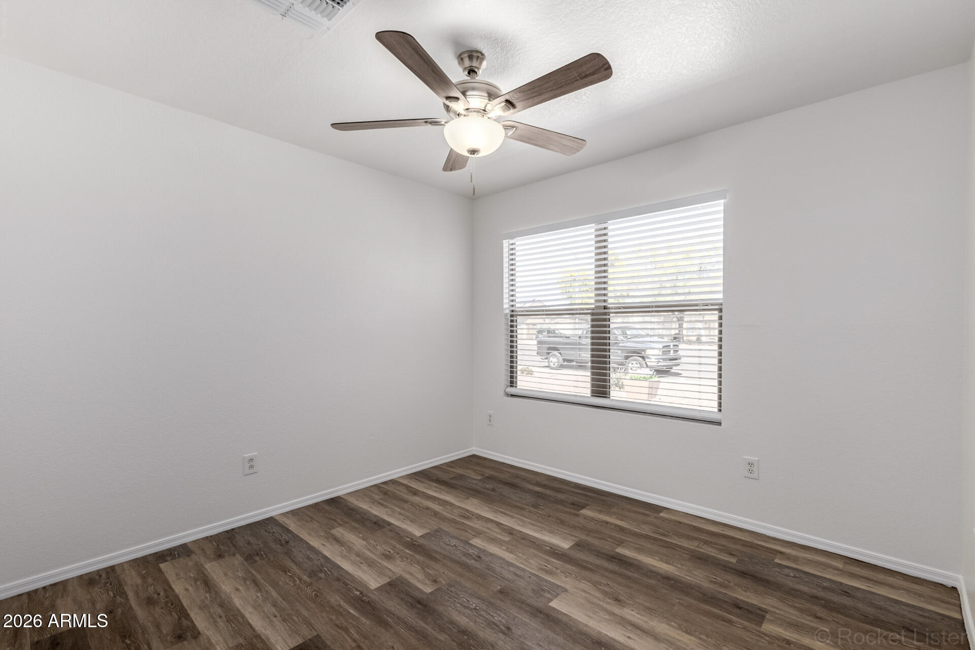 ROUNDTREE RANCH - Residential