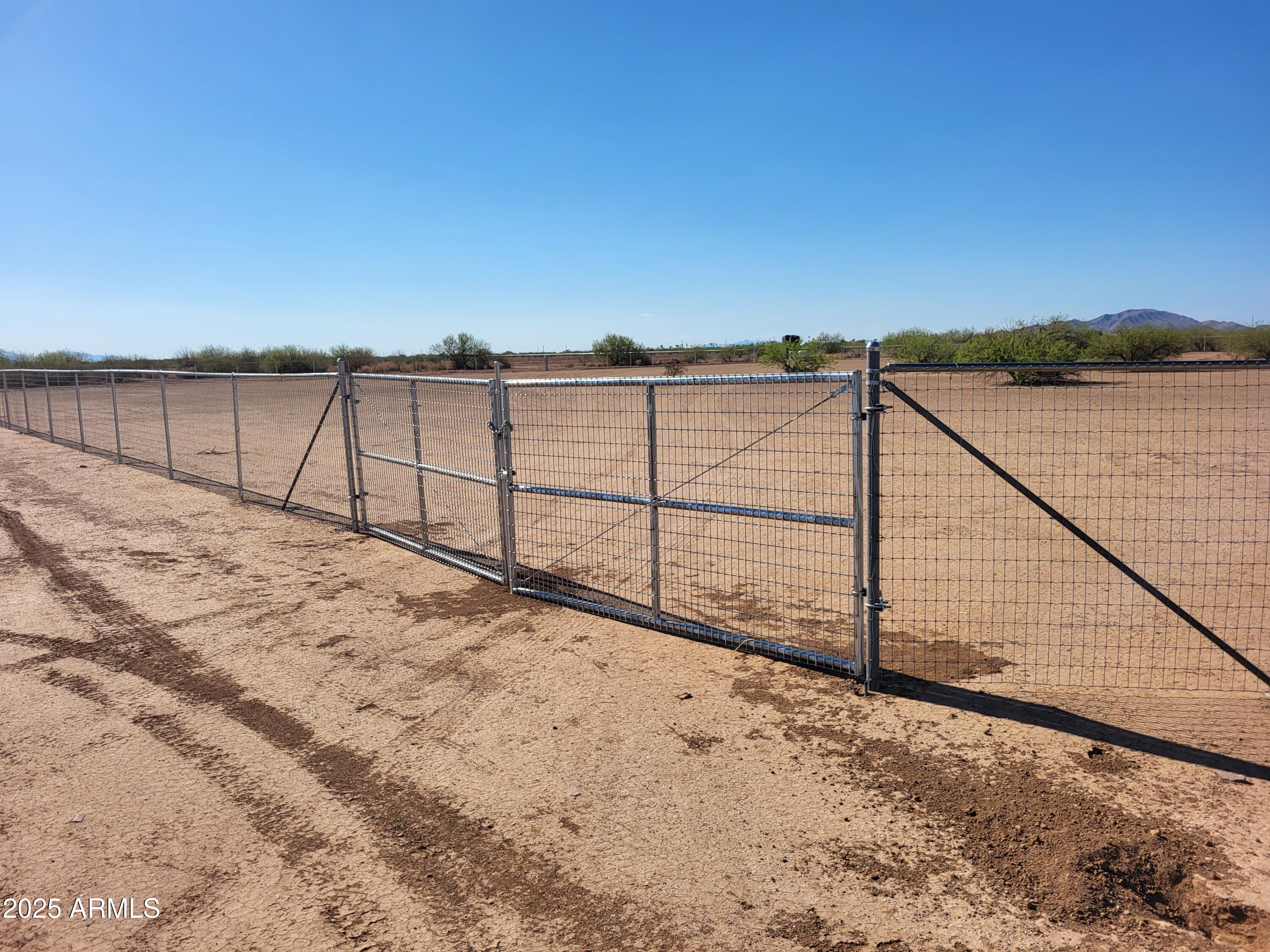 A PORTION OF LOT 25, ARIZONA CITY ESTATES UNIT 2, - Land