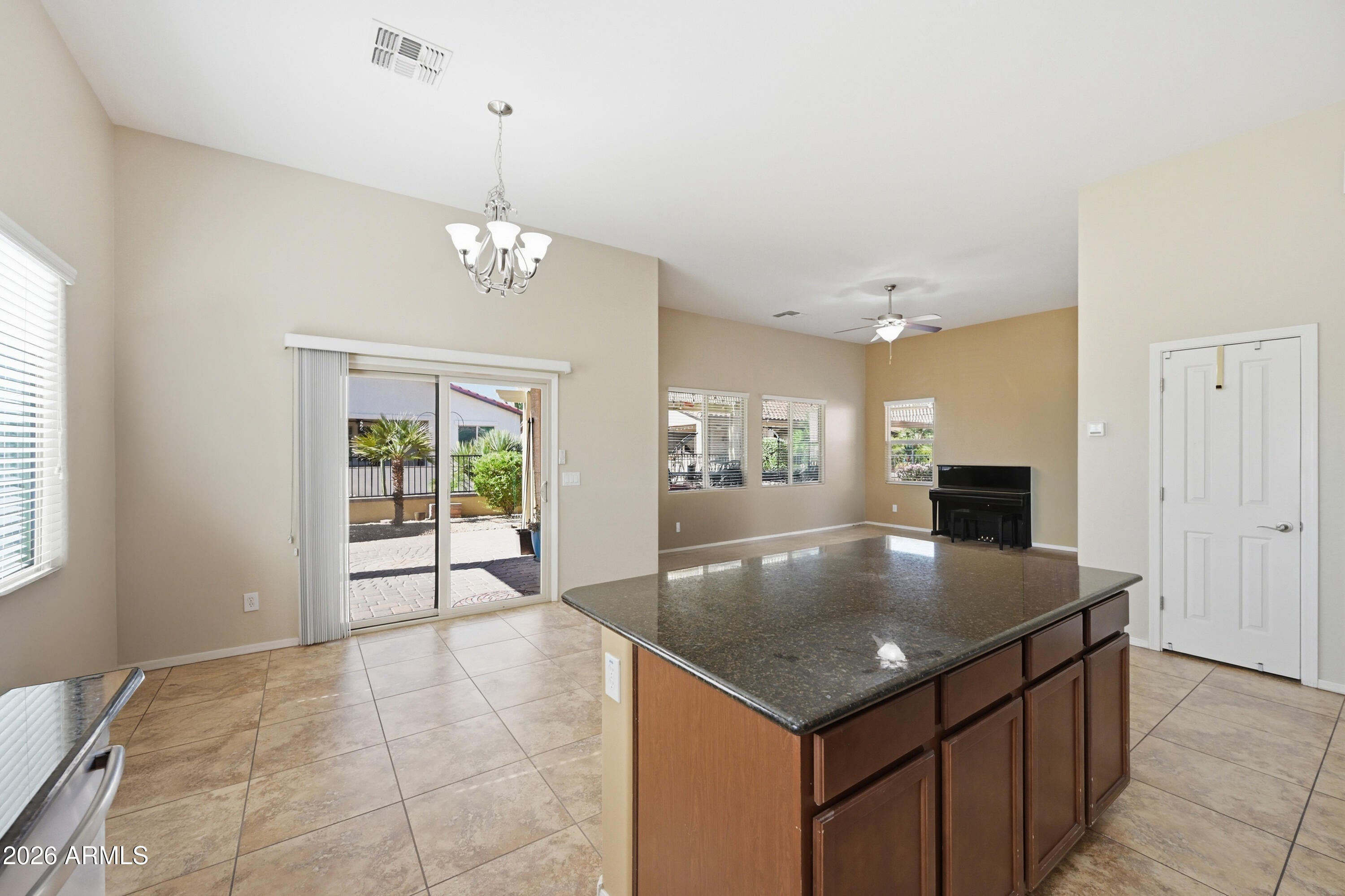 MISSION ROYALE - Residential