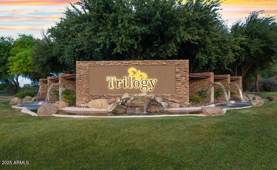 TRILOGY UNIT 4 - Residential