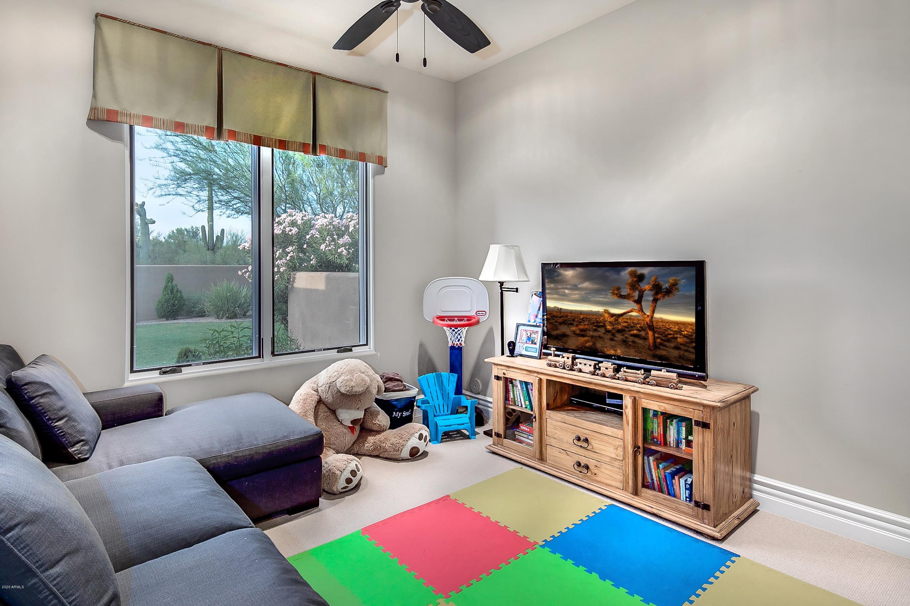 PINNACLE PEAK PLACE - Residential