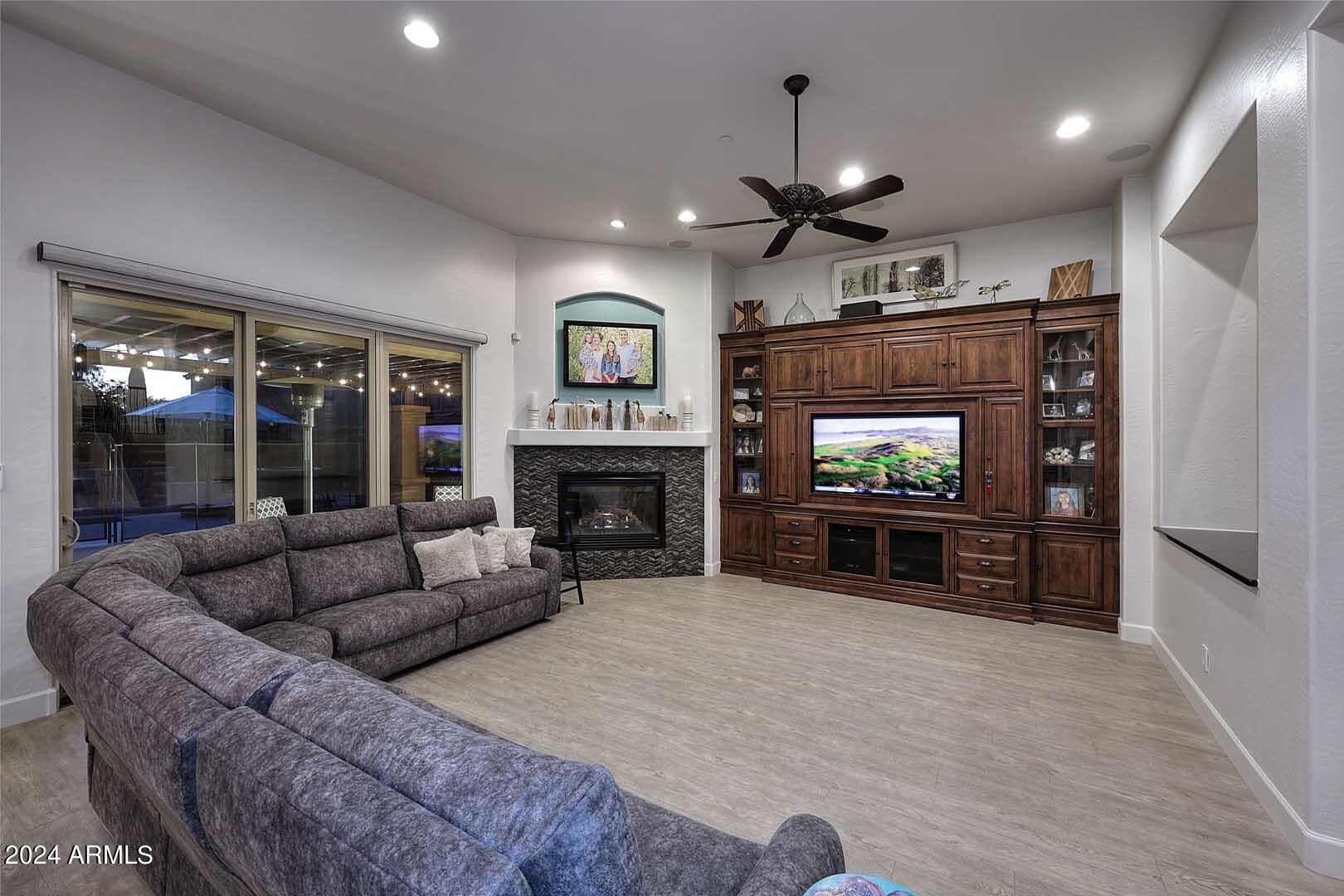 AVIANO DESERT RIDGE - Residential