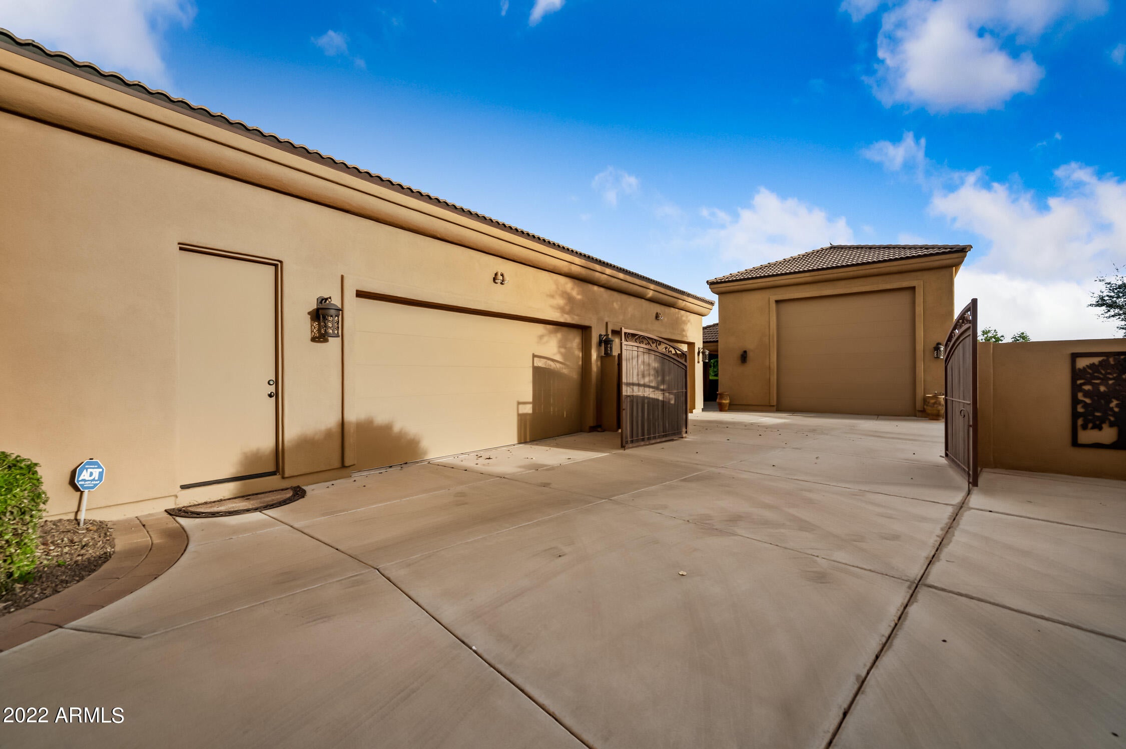 CIRCLE G AT QUEEN CREEK - Residential