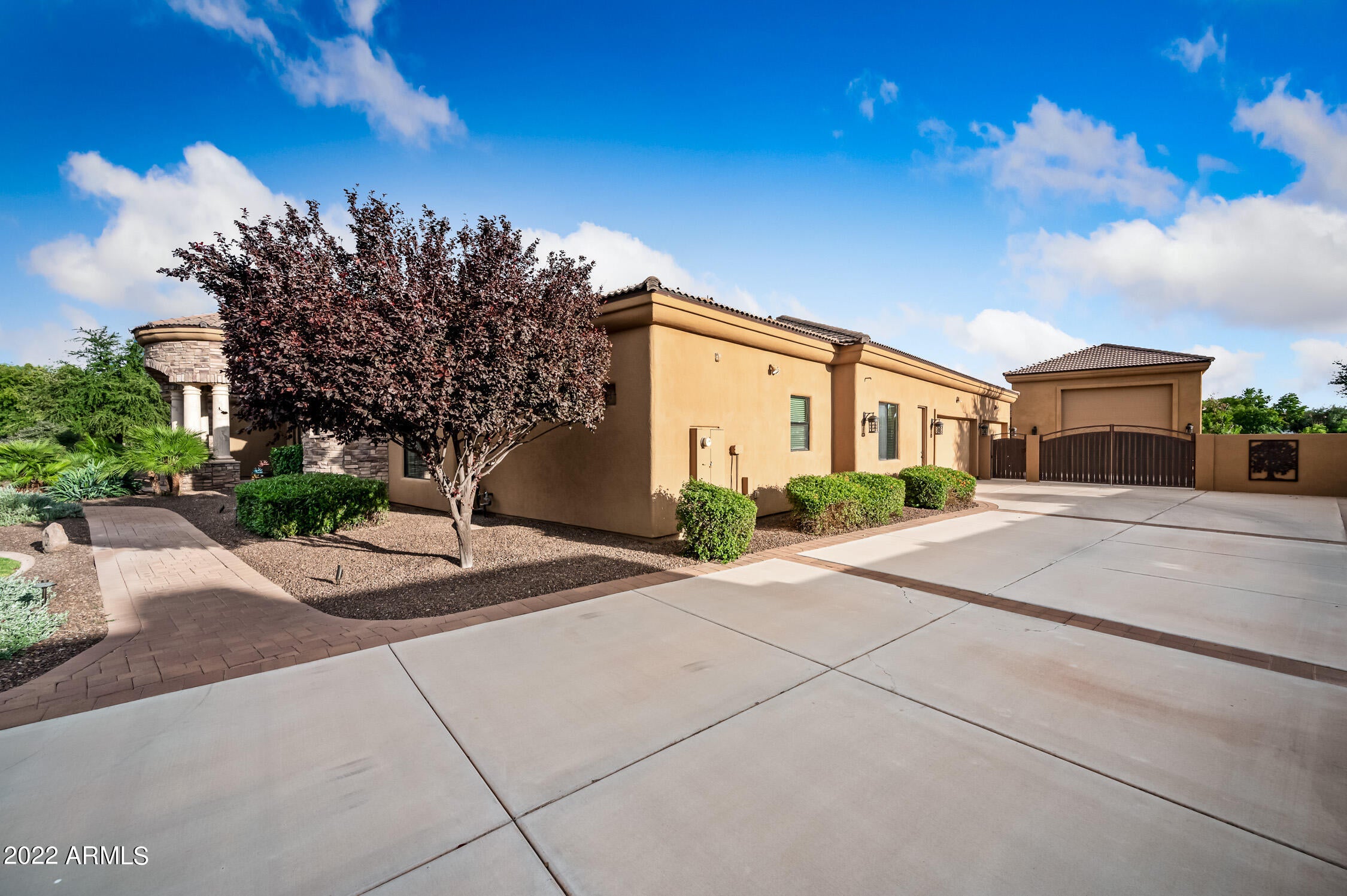 CIRCLE G AT QUEEN CREEK - Residential