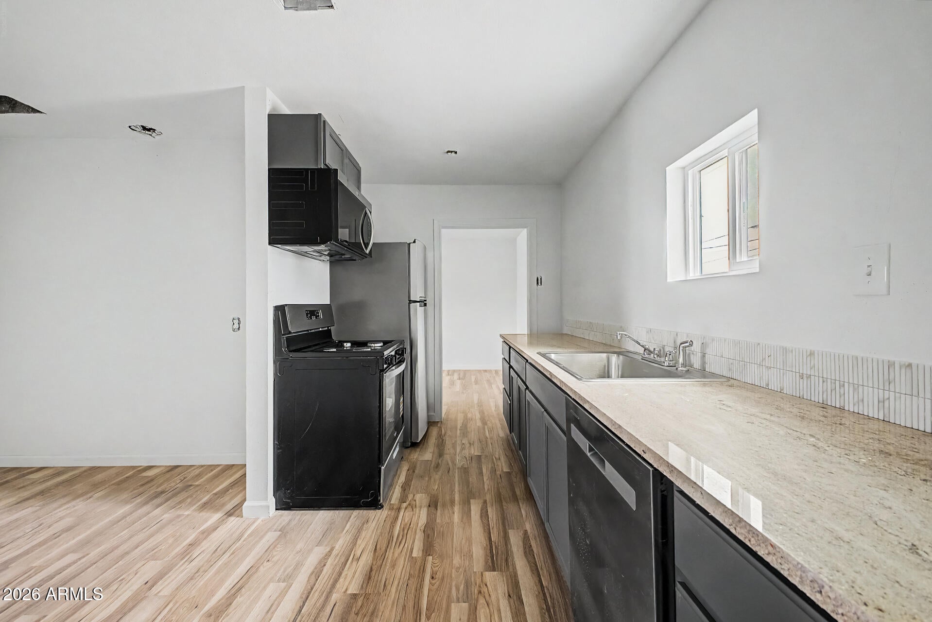 WILLOW SQUARE - Residential