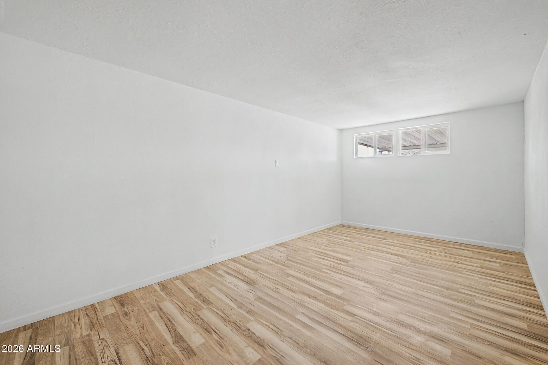 WILLOW SQUARE - Residential