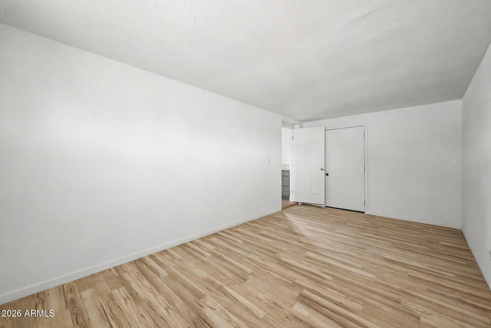 WILLOW SQUARE - Residential