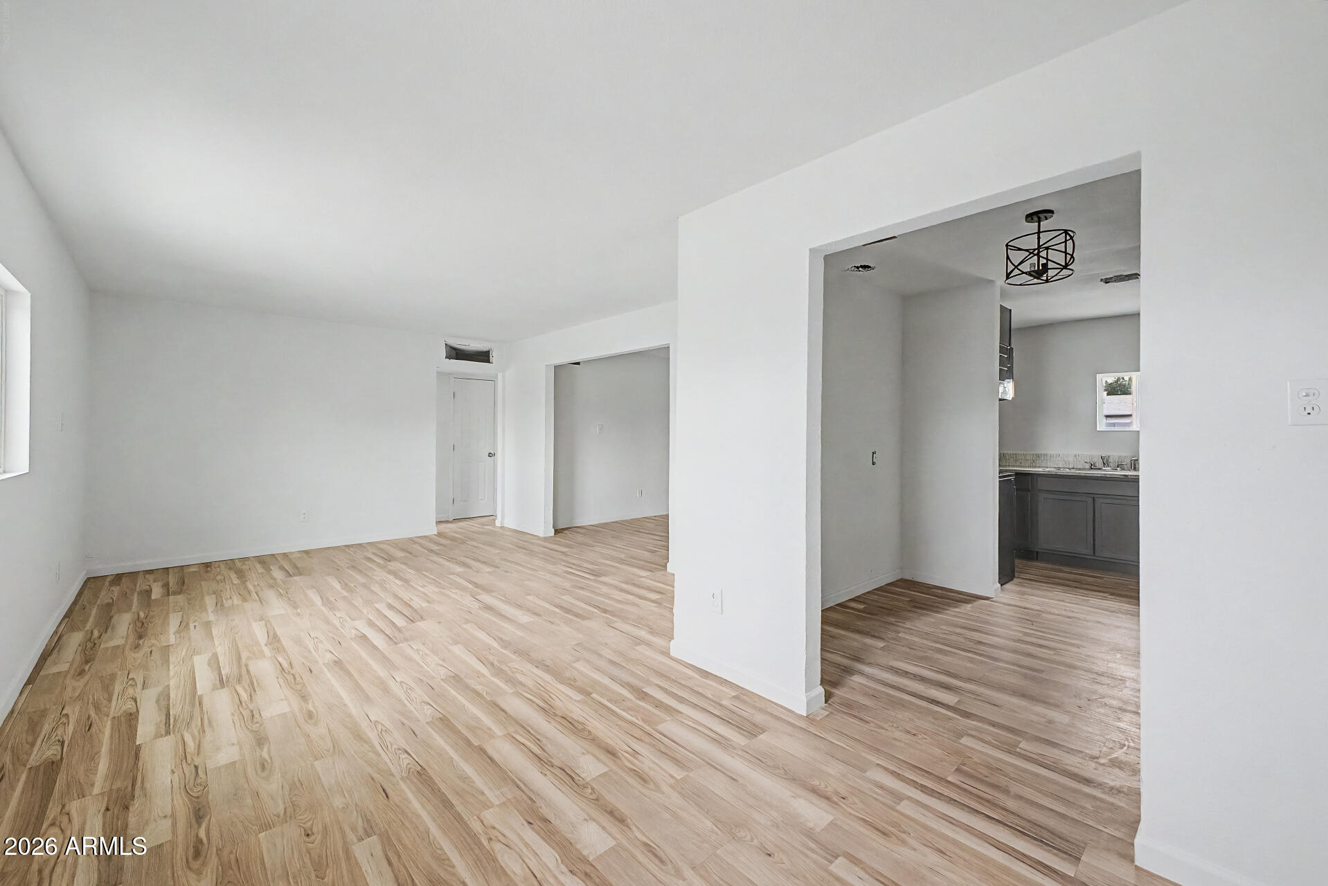 WILLOW SQUARE - Residential