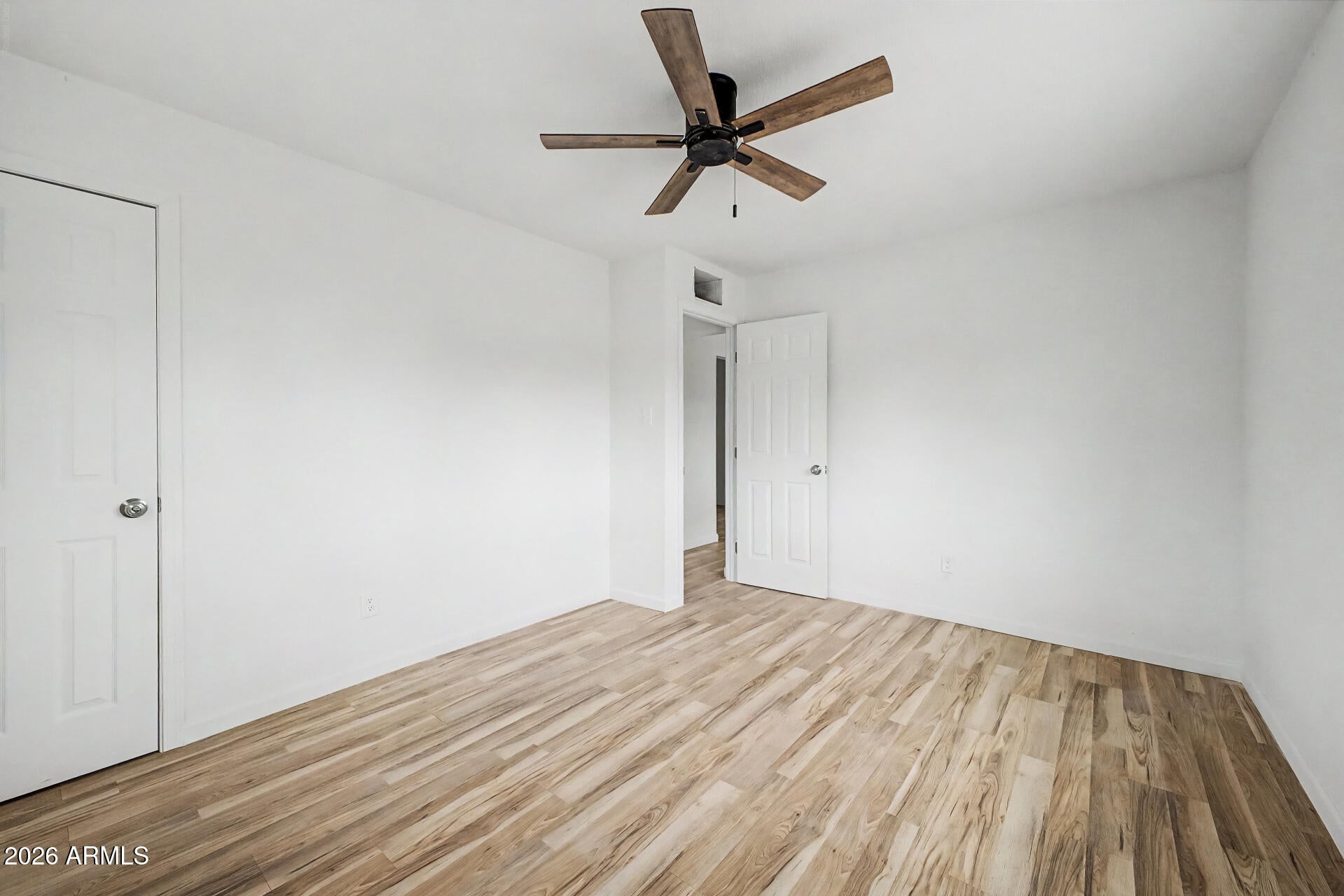 WILLOW SQUARE - Residential