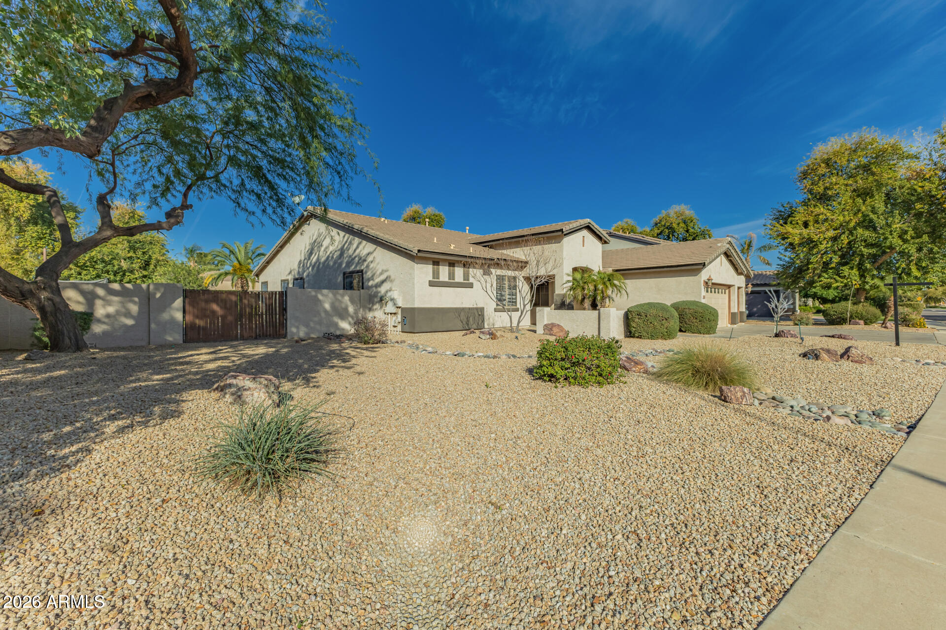 PINELAKE ESTATES - Residential