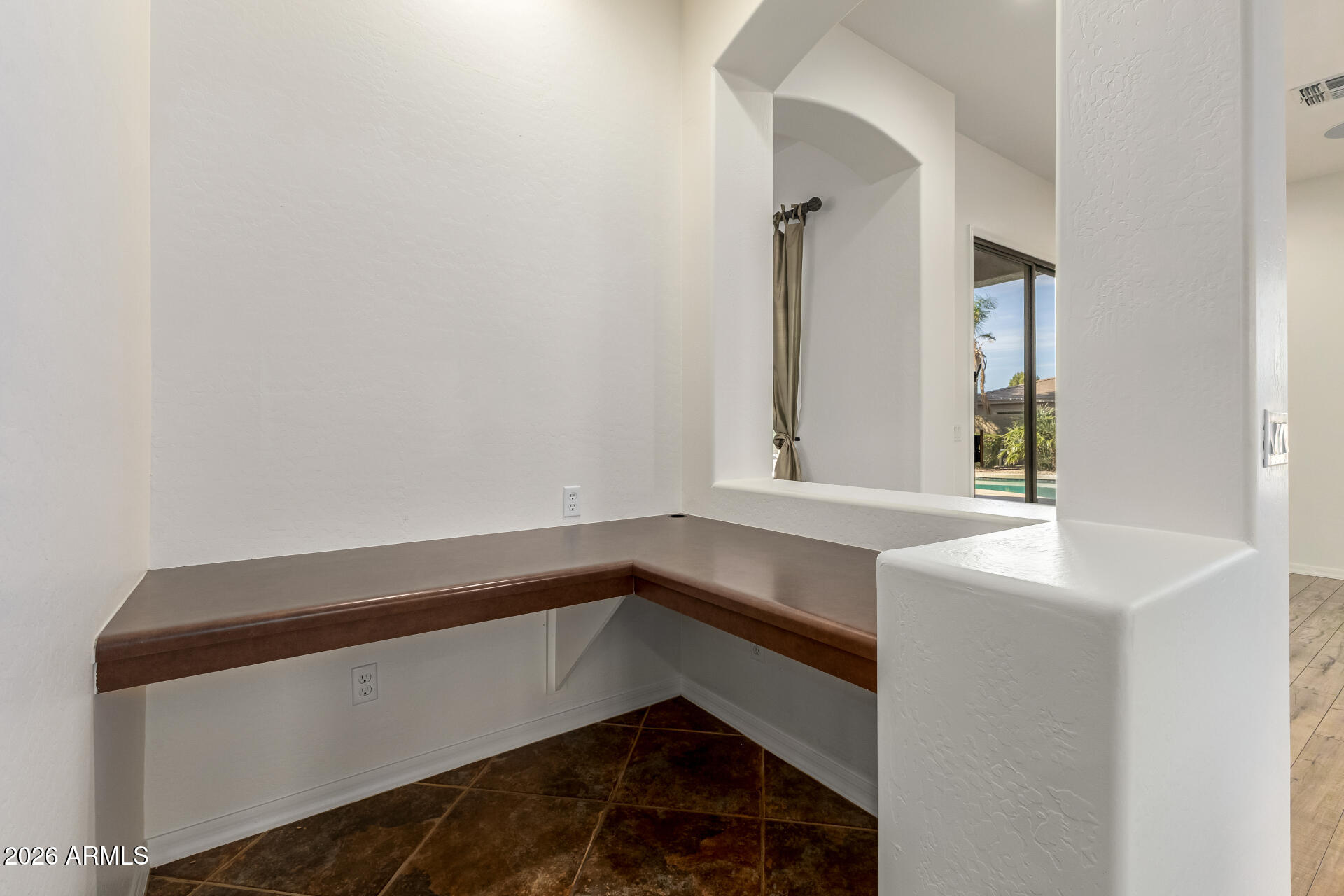 PINELAKE ESTATES - Residential