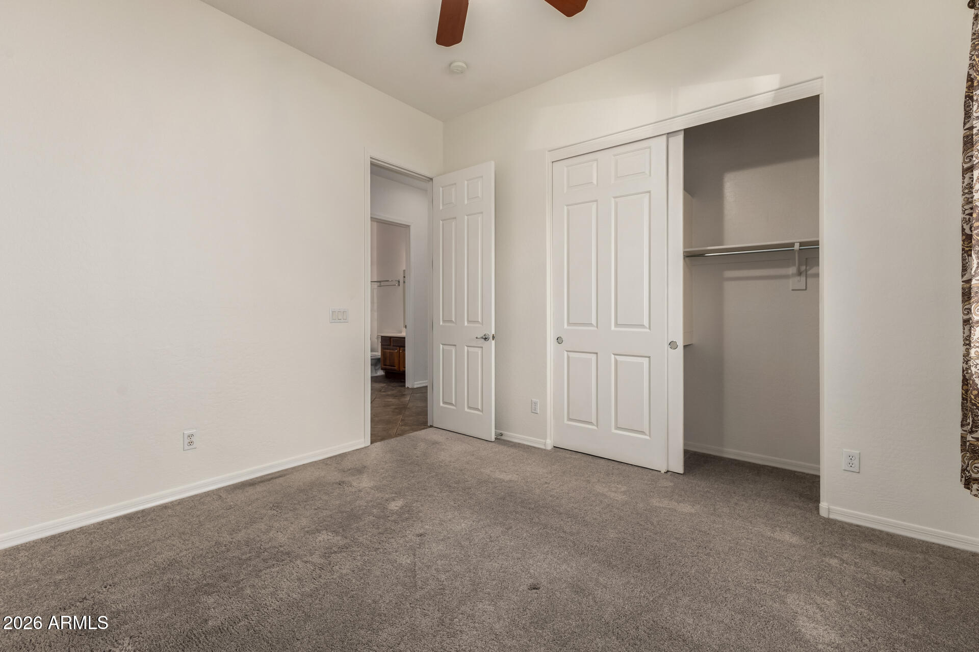 PINELAKE ESTATES - Residential