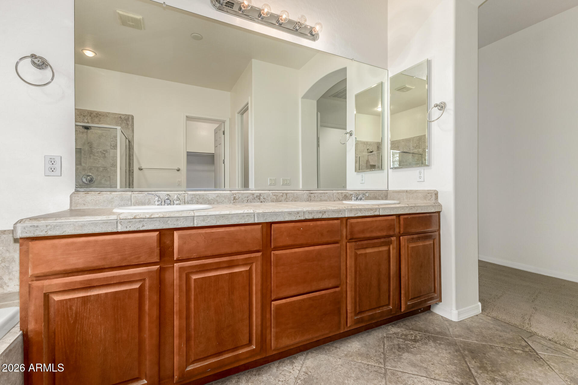 PINELAKE ESTATES - Residential