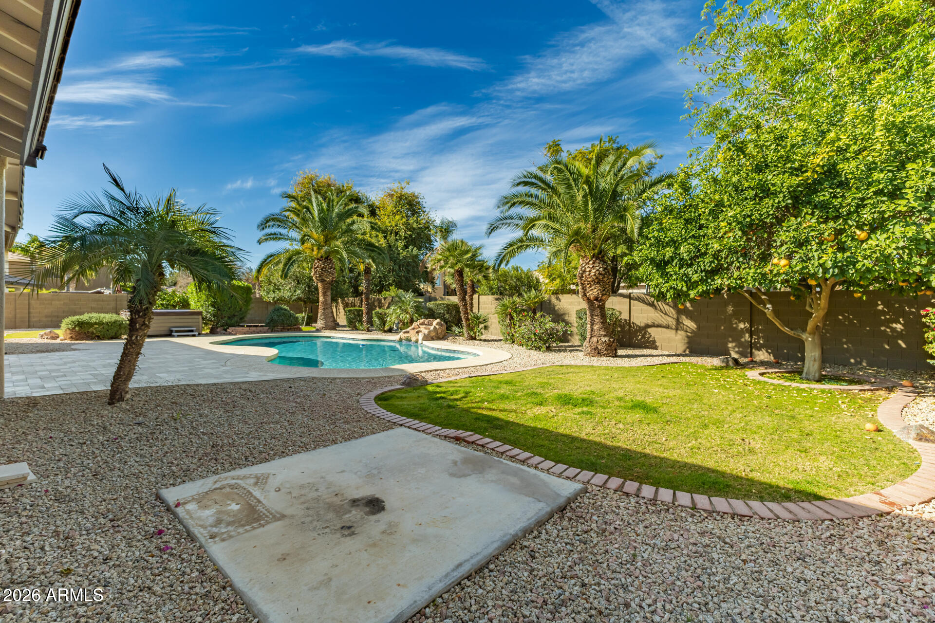 PINELAKE ESTATES - Residential