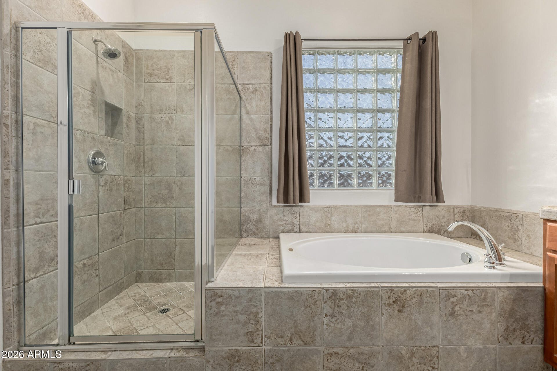PINELAKE ESTATES - Residential