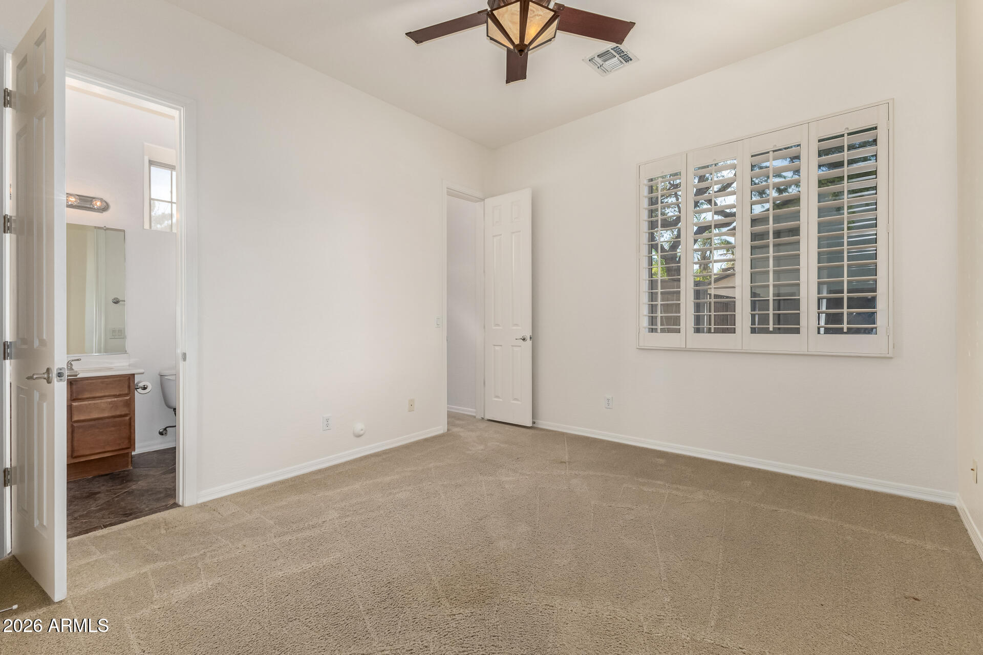 PINELAKE ESTATES - Residential