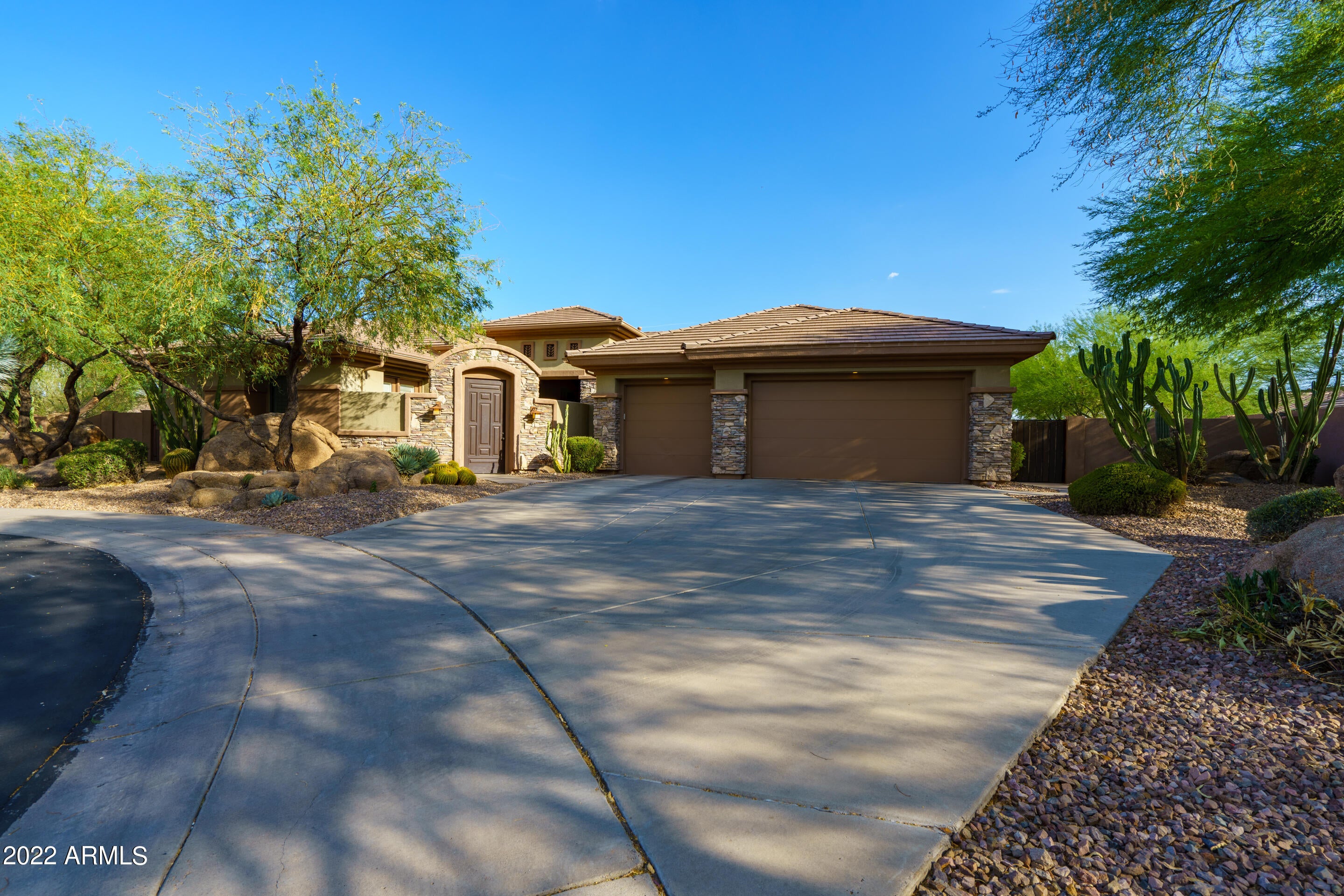ANTHEM COUNTRY CLUB - Residential