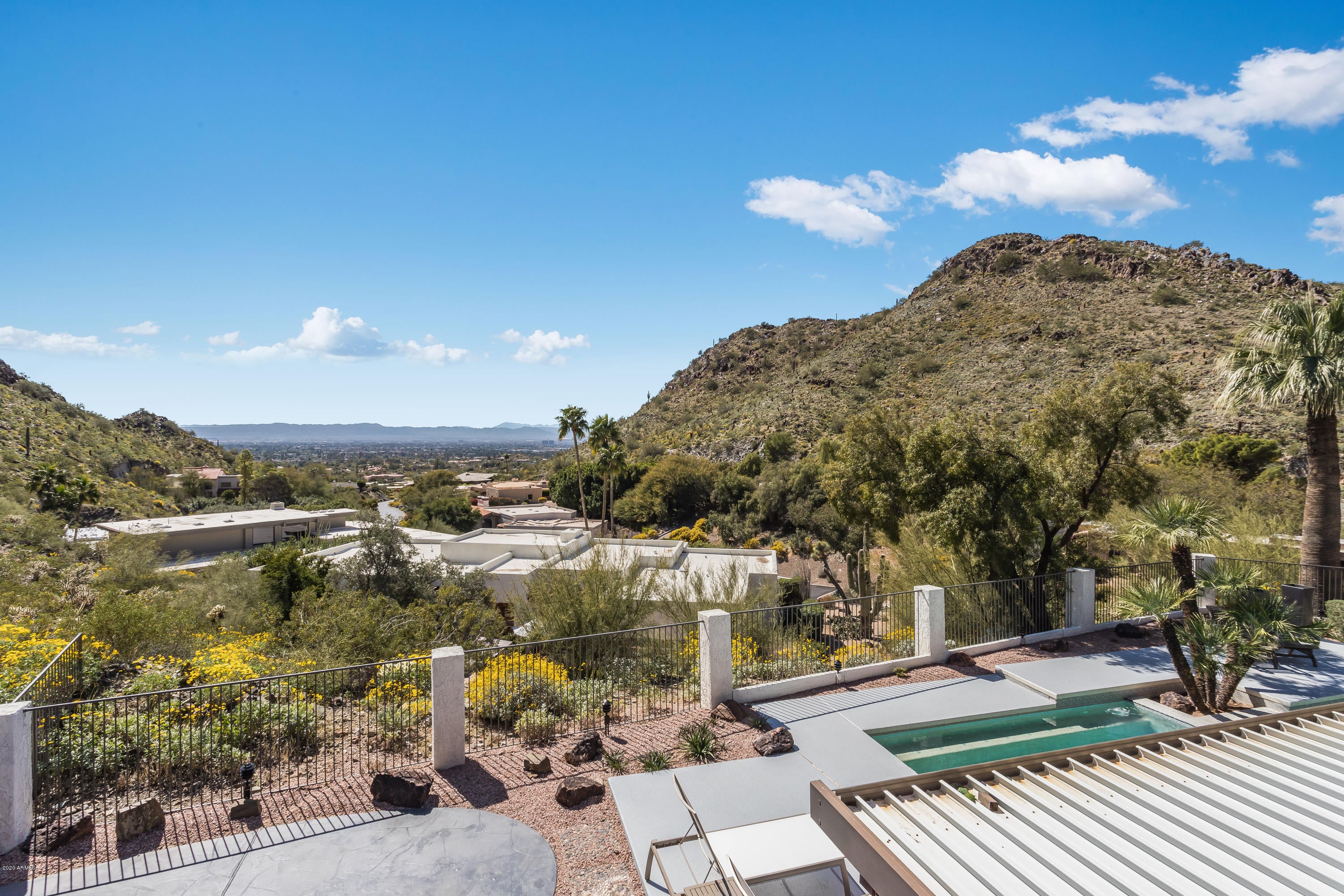 LINCOLN HILLS - Residential