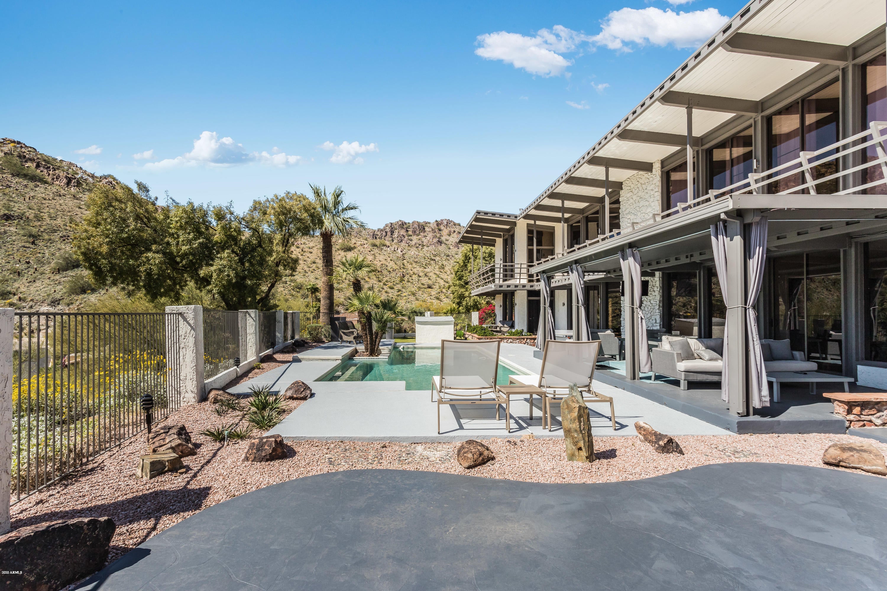 LINCOLN HILLS - Residential