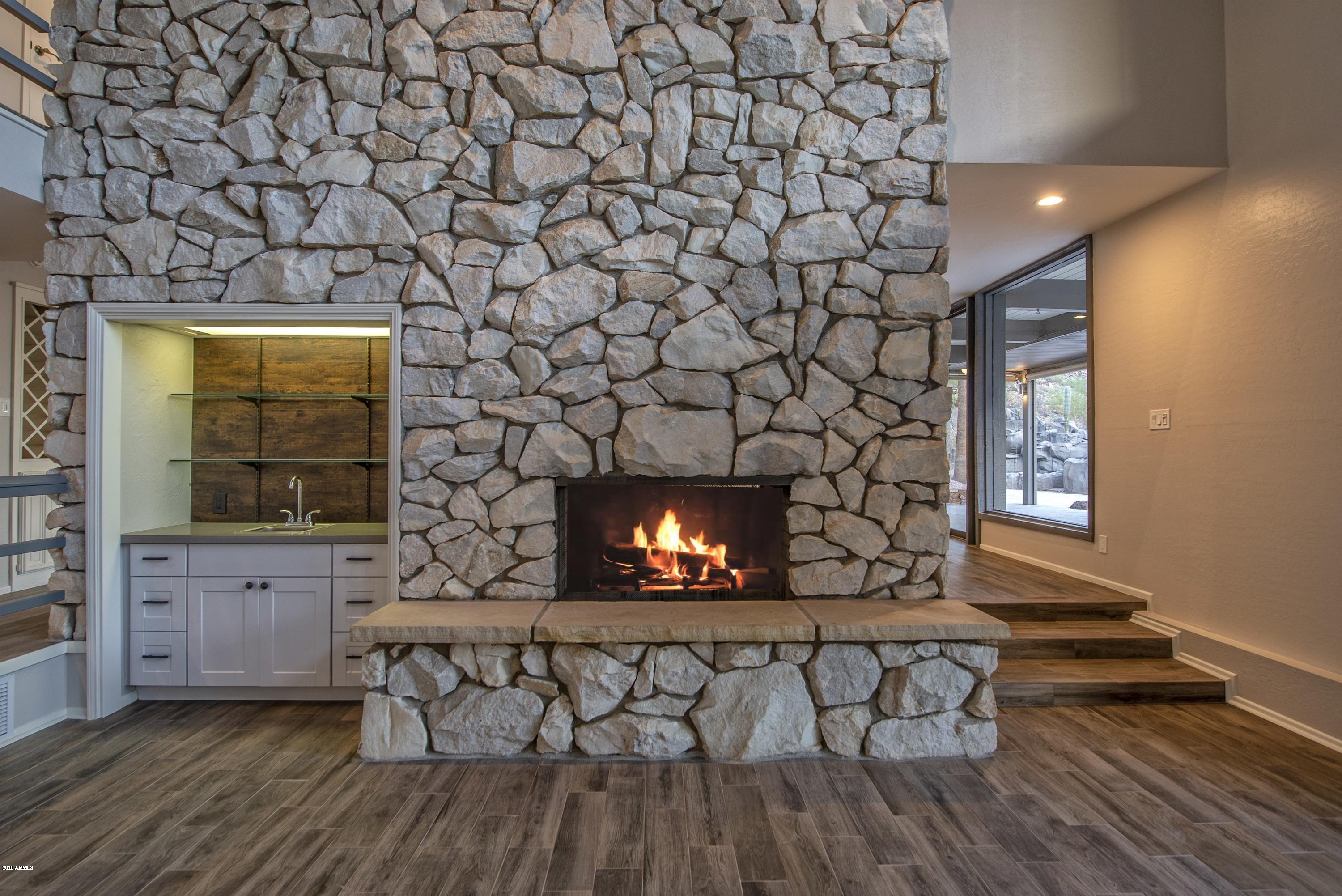 LINCOLN HILLS - Residential