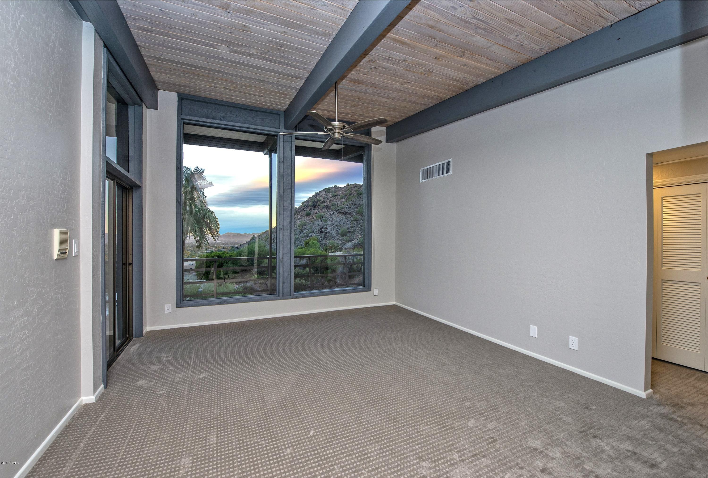LINCOLN HILLS - Residential