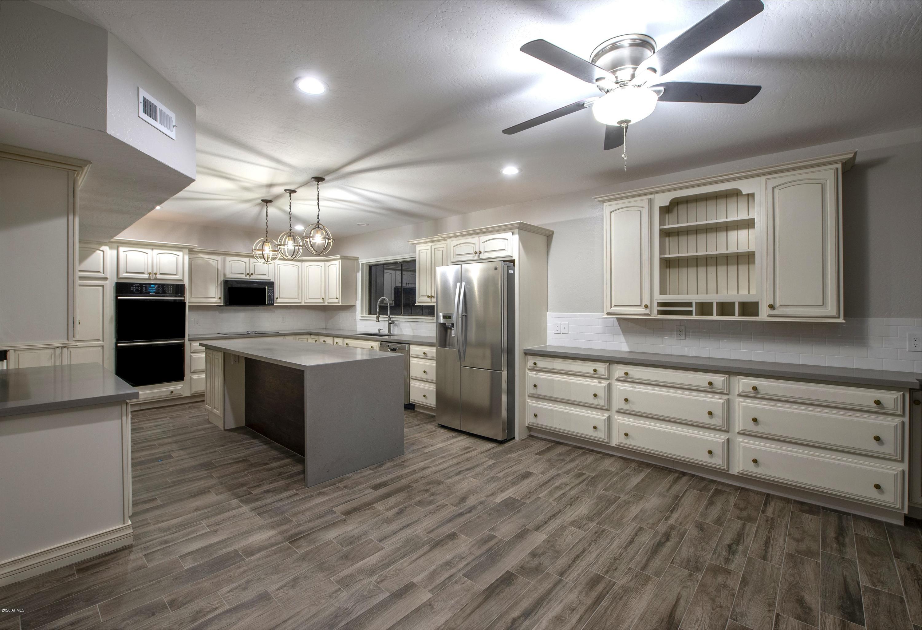 LINCOLN HILLS - Residential