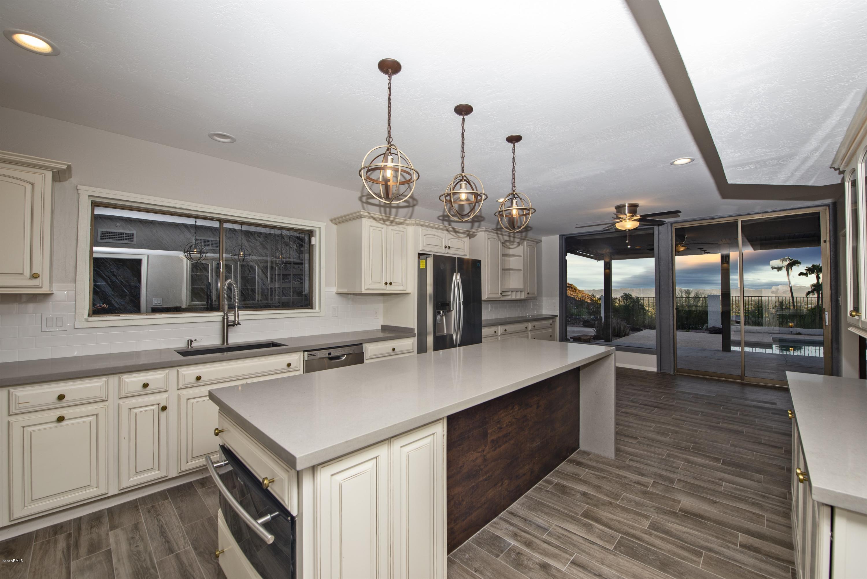 LINCOLN HILLS - Residential