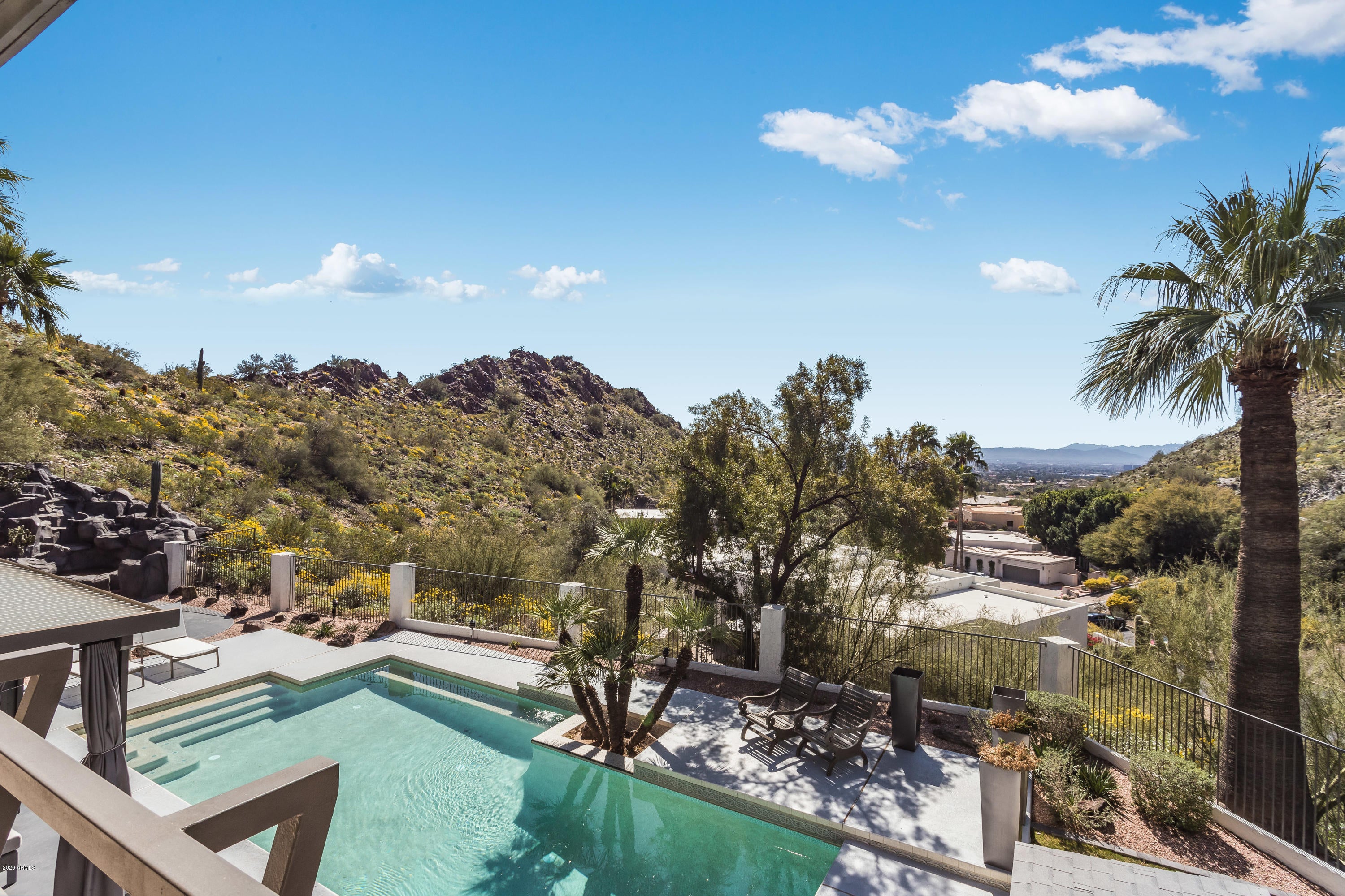 LINCOLN HILLS - Residential