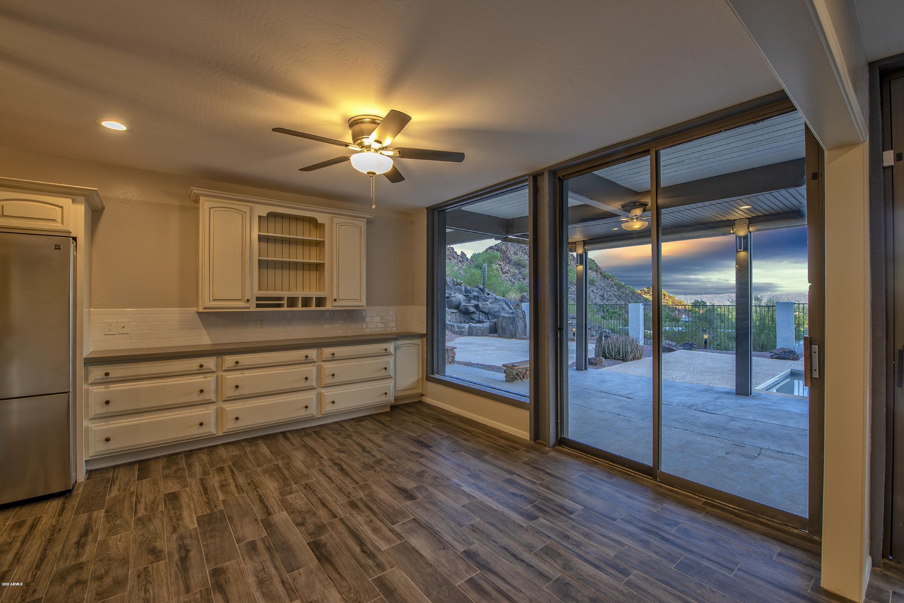 LINCOLN HILLS - Residential