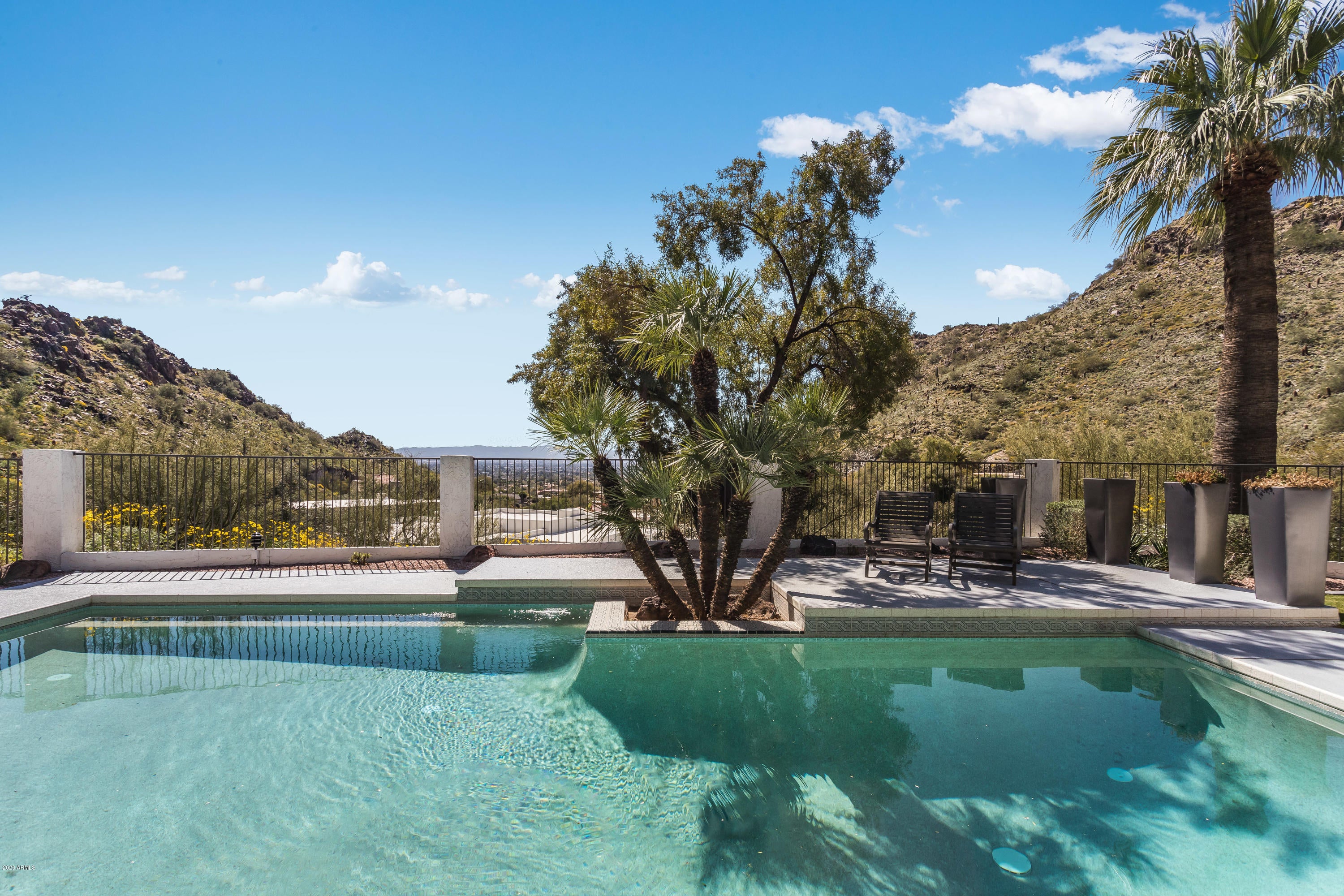 LINCOLN HILLS - Residential