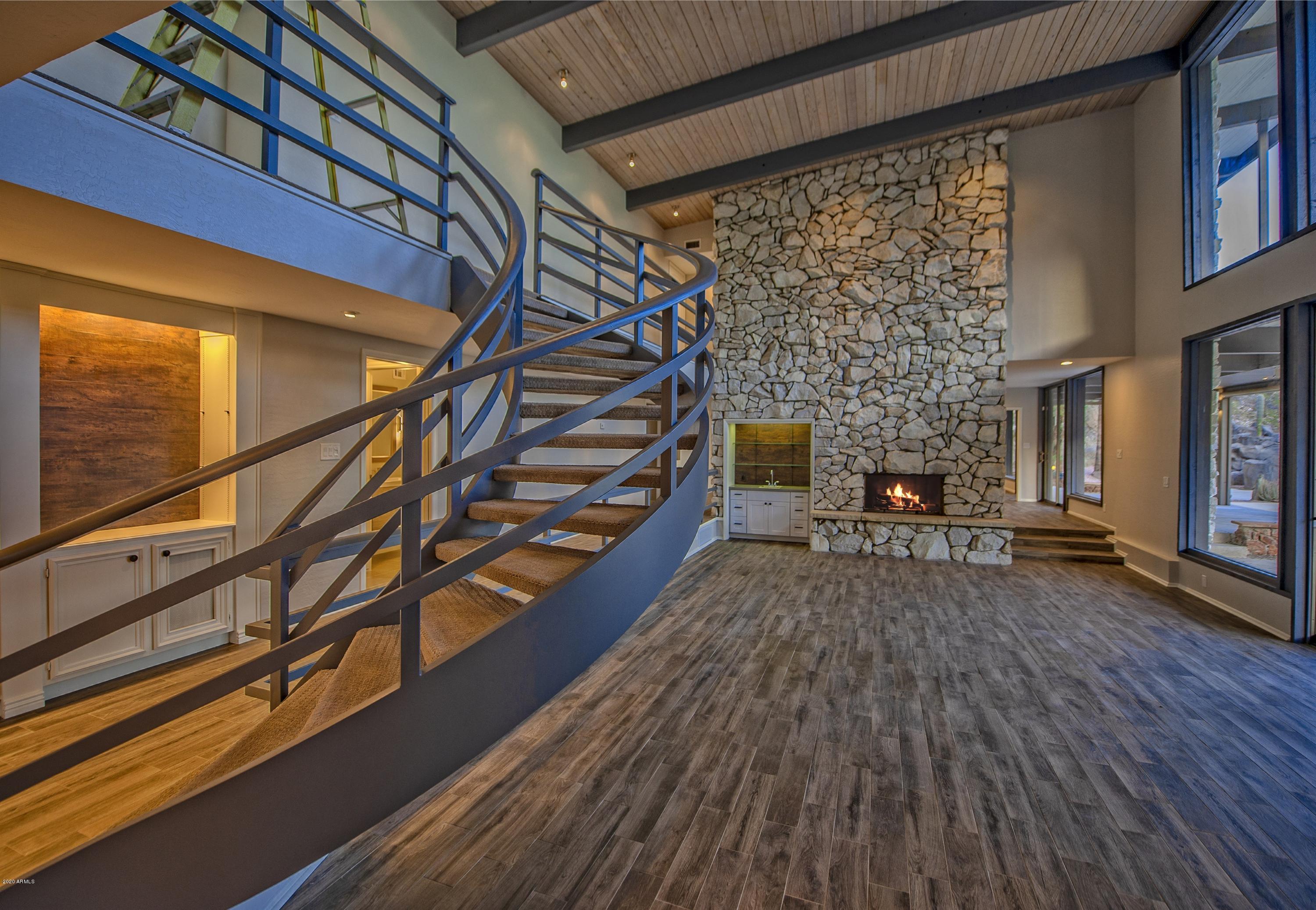 LINCOLN HILLS - Residential